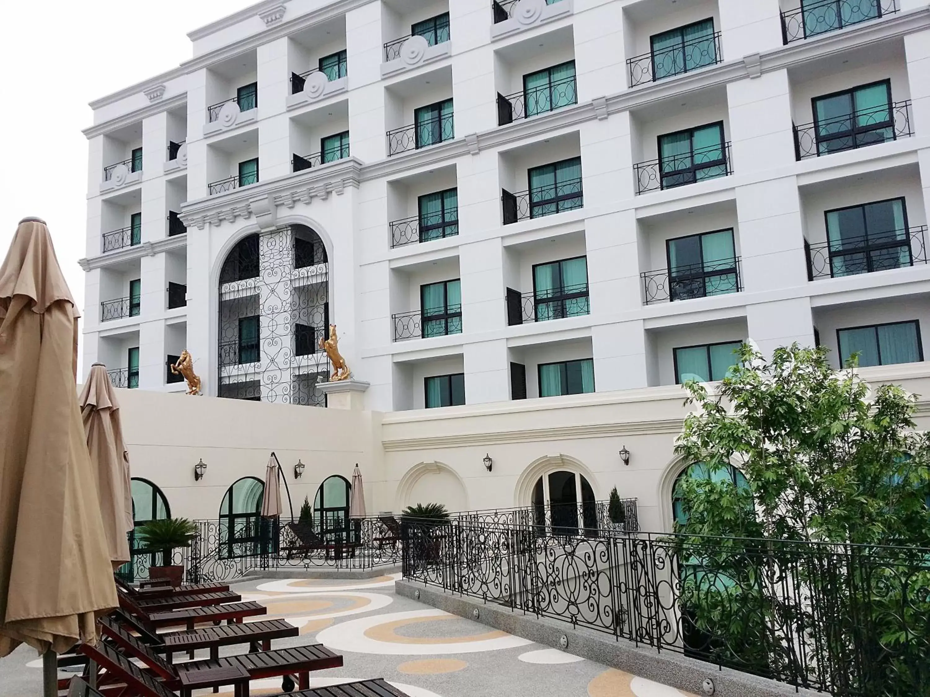 Property building in SN Plus Hotel - SHA Plus Property building in SN Plus Hotel - SHA Plus