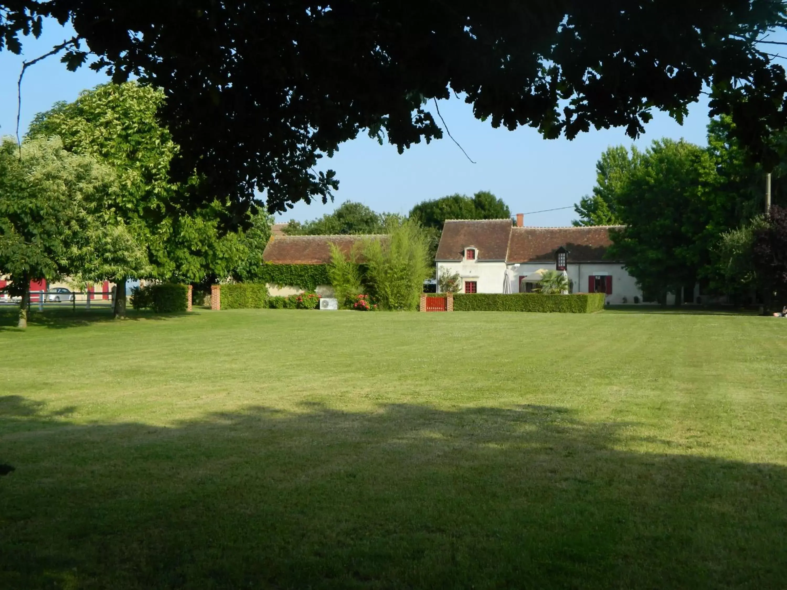 Facade/entrance, Property Building in Le Bout Du Monde