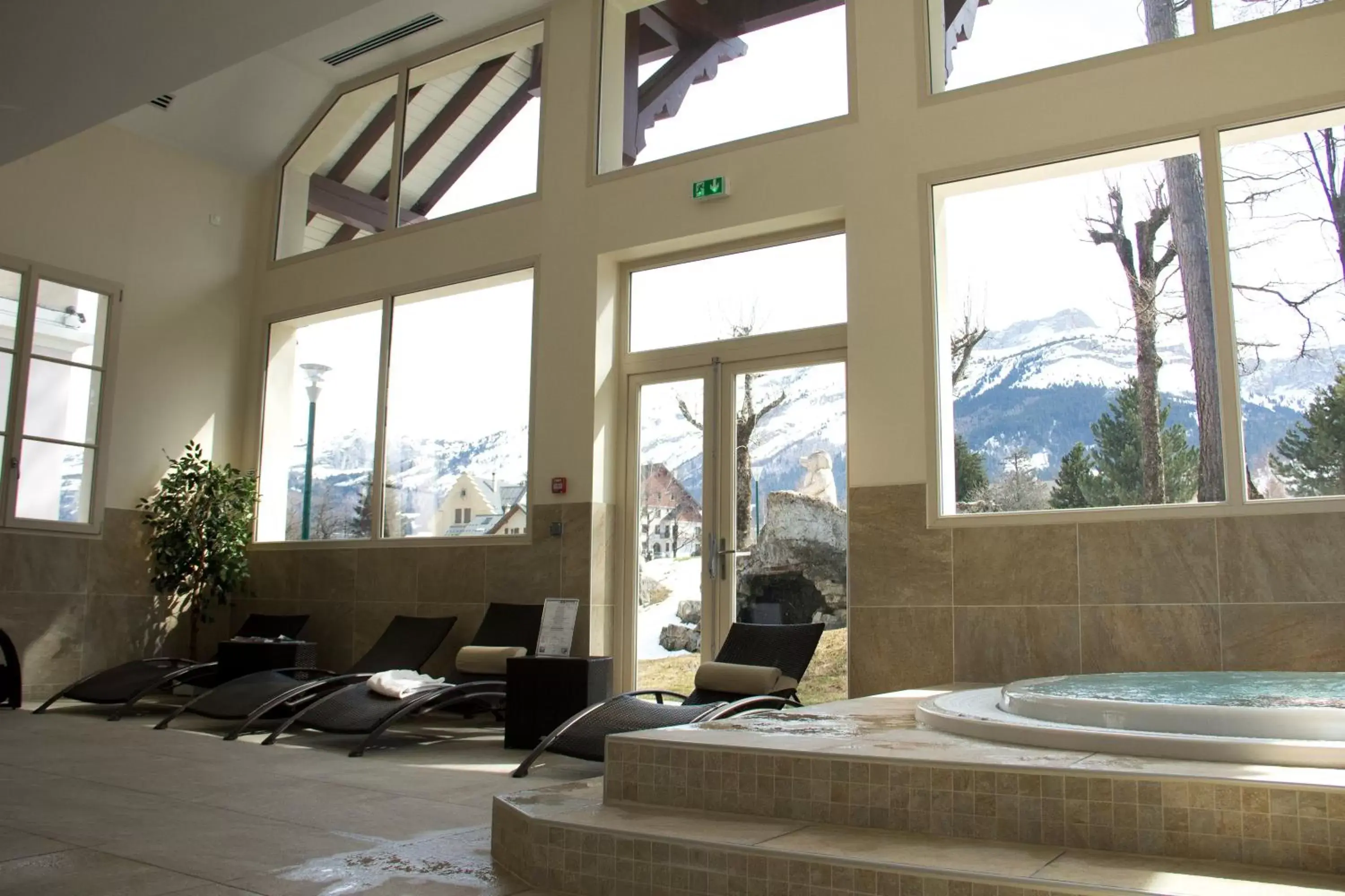 Hot Tub in Best Western Grand Hotel de Paris