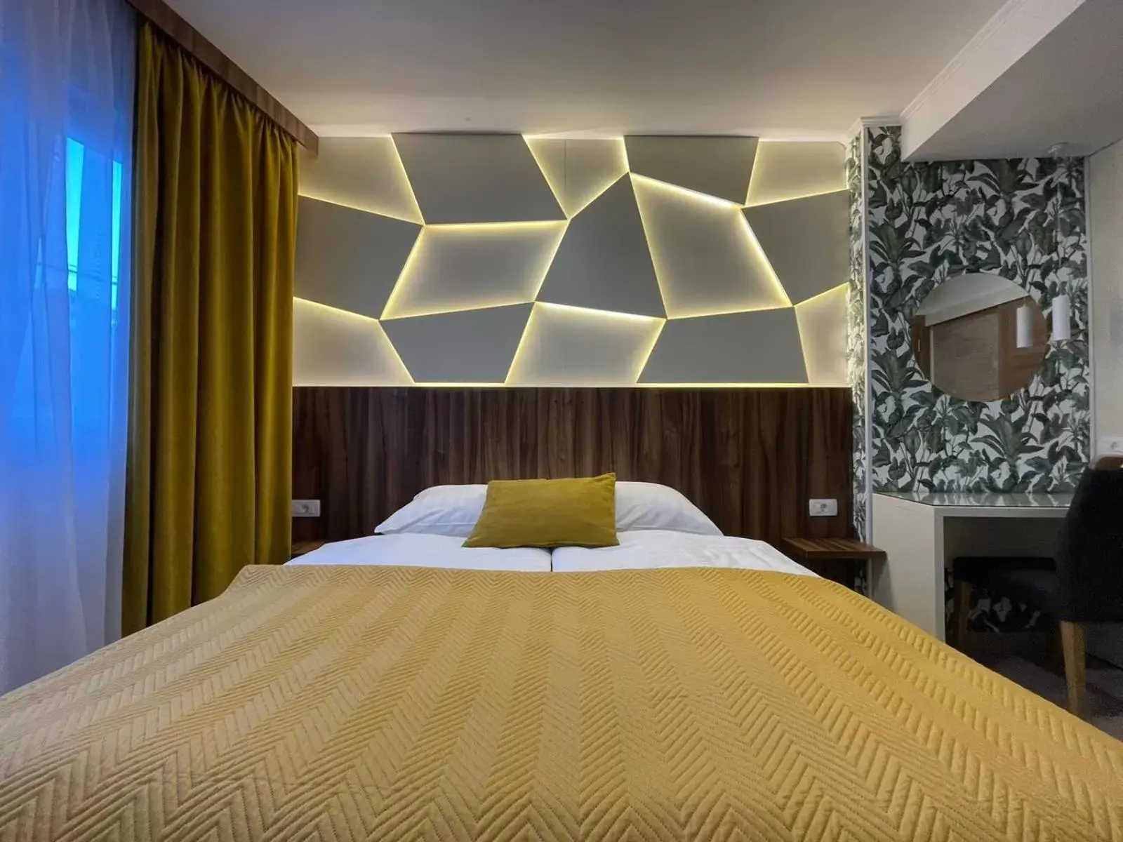 Deluxe Double or Twin Room in Hotel - Villa Lejla Deluxe Double or Twin Room in Hotel - Villa Lejla