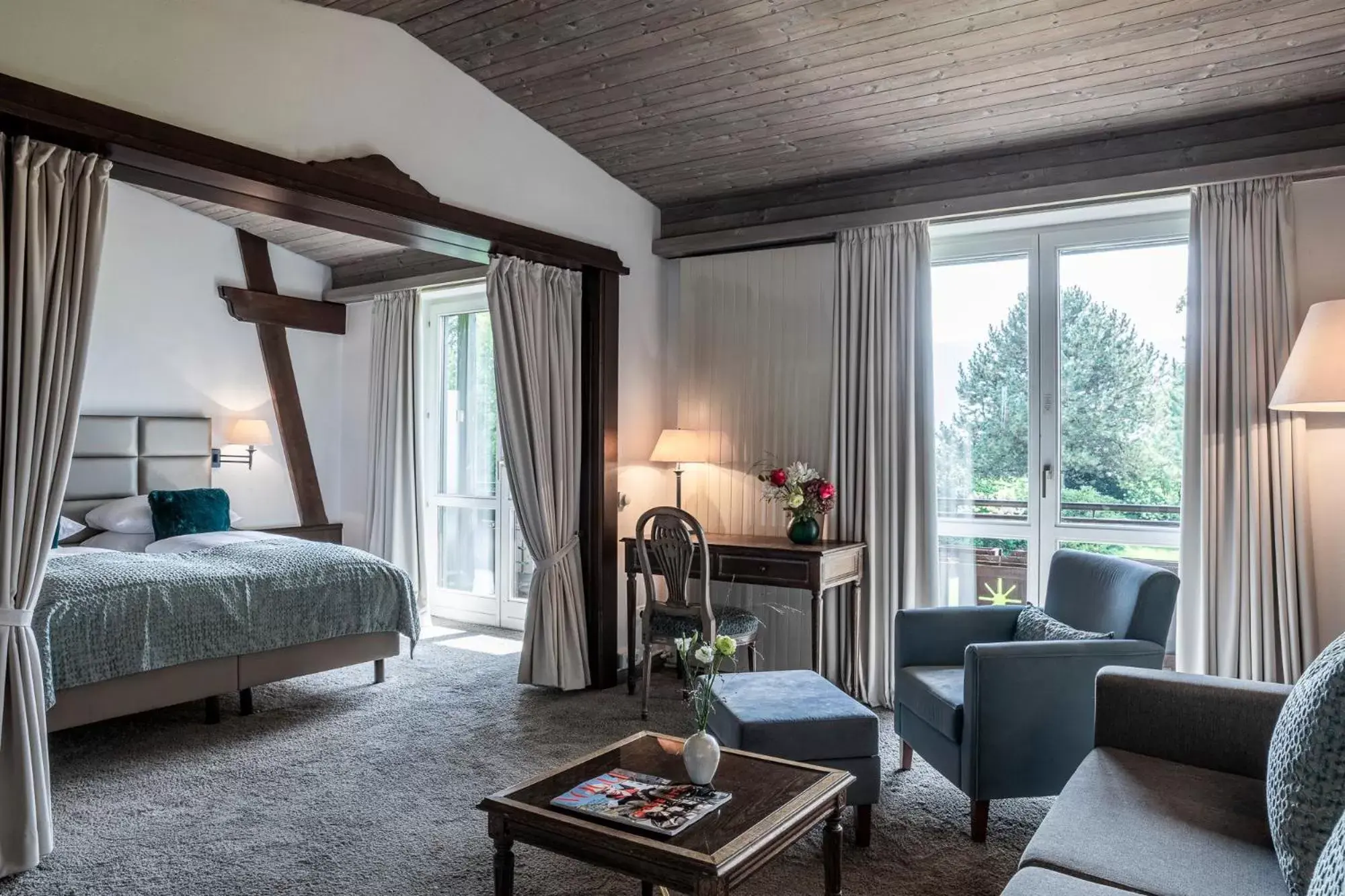 Living room in Alpenhof Murnau