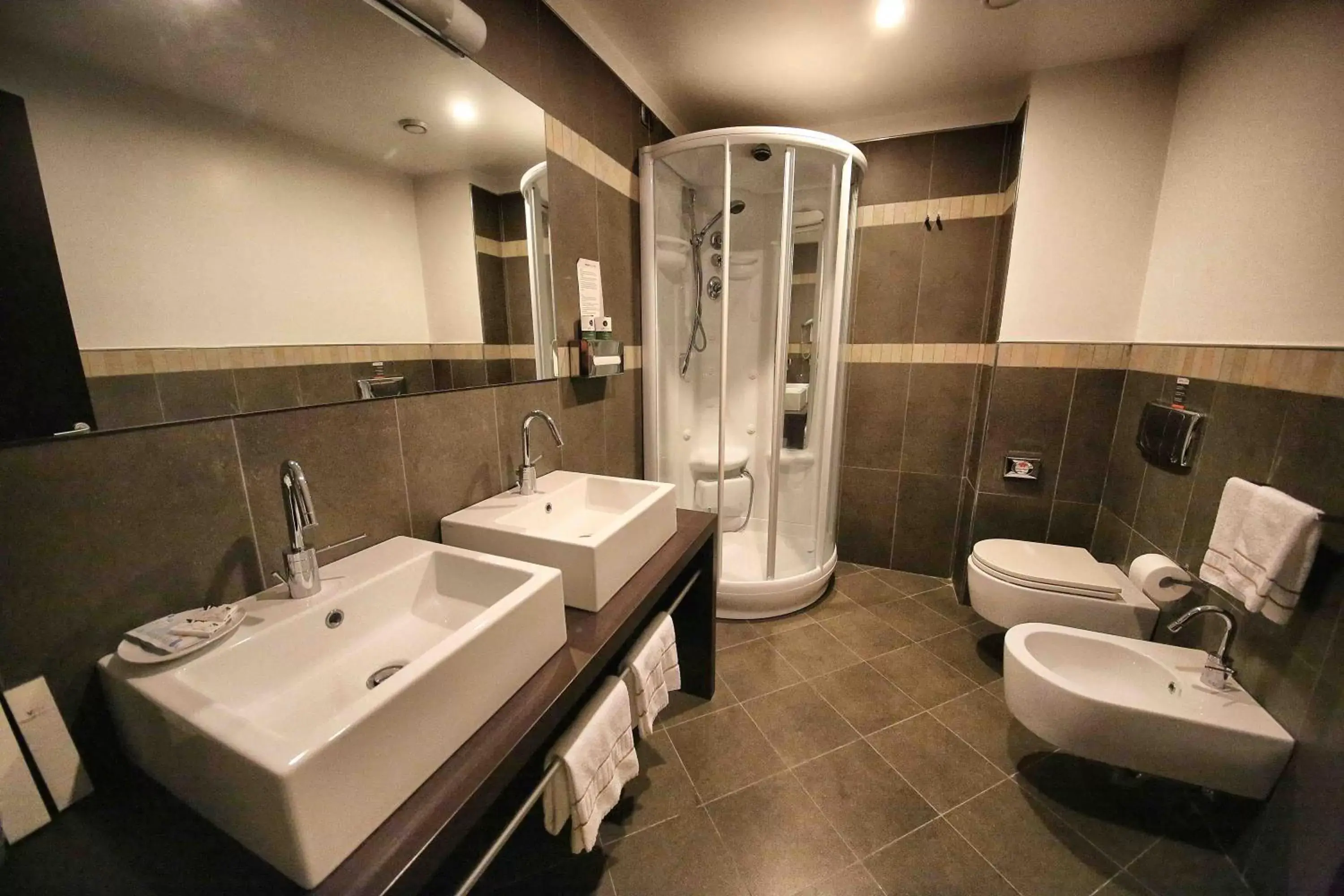 Bathroom in Vercelli Palace Hotel