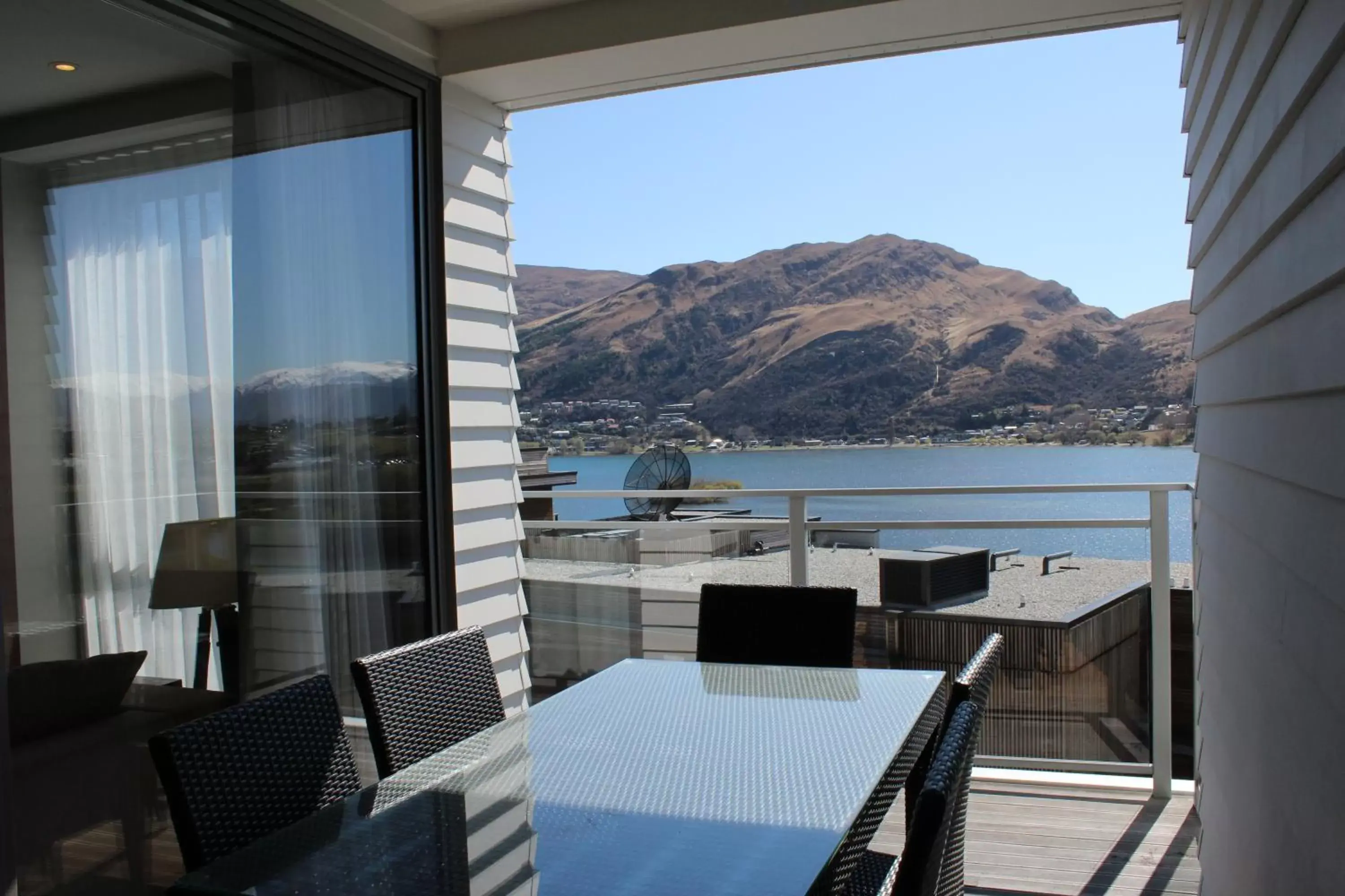 Day, Mountain View in Queenstown Village Apartments