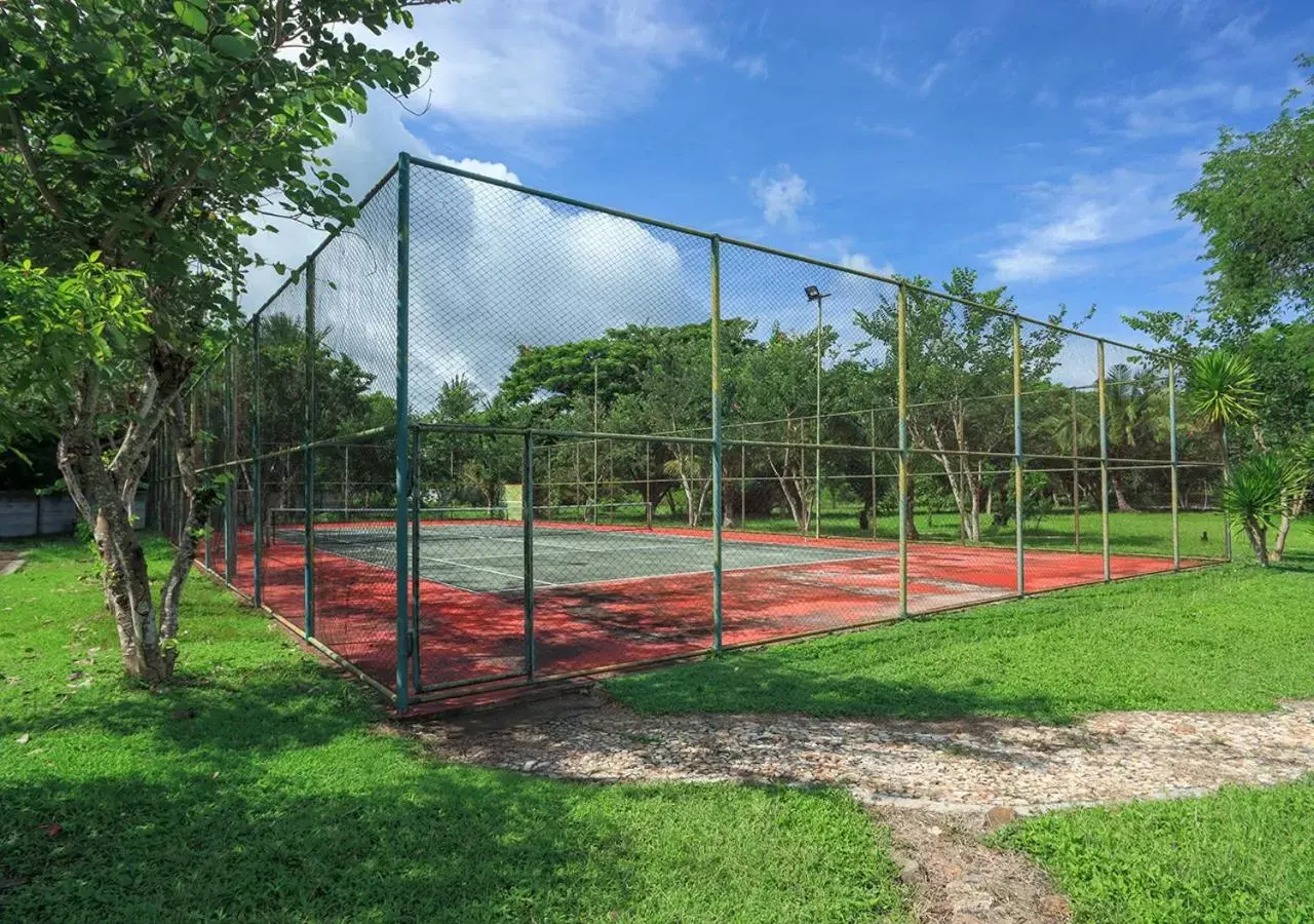 Tennis court, Other Activities in The Jayakarta Suites Komodo Flores