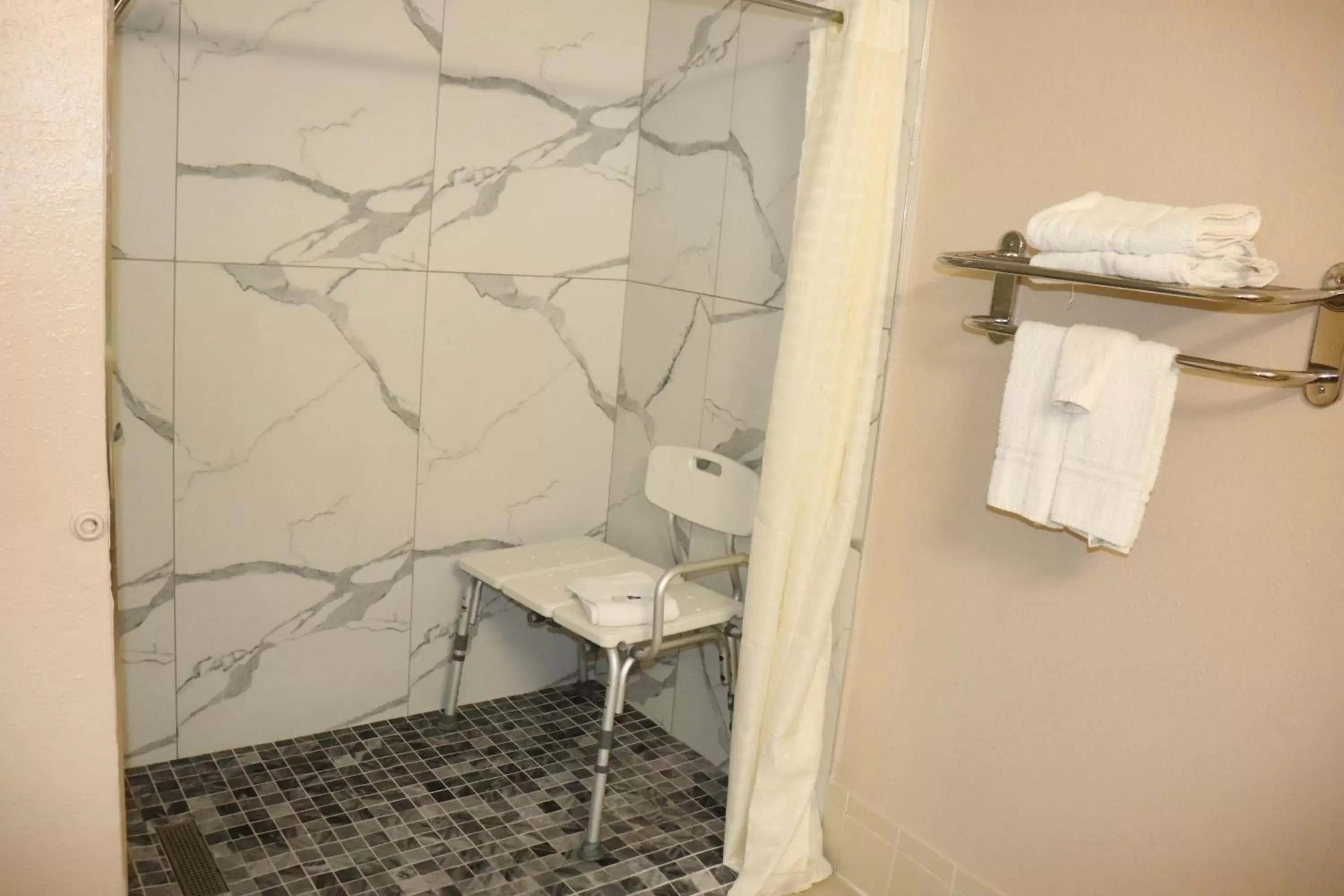 Bathroom in Motel 6-Alvin, TX