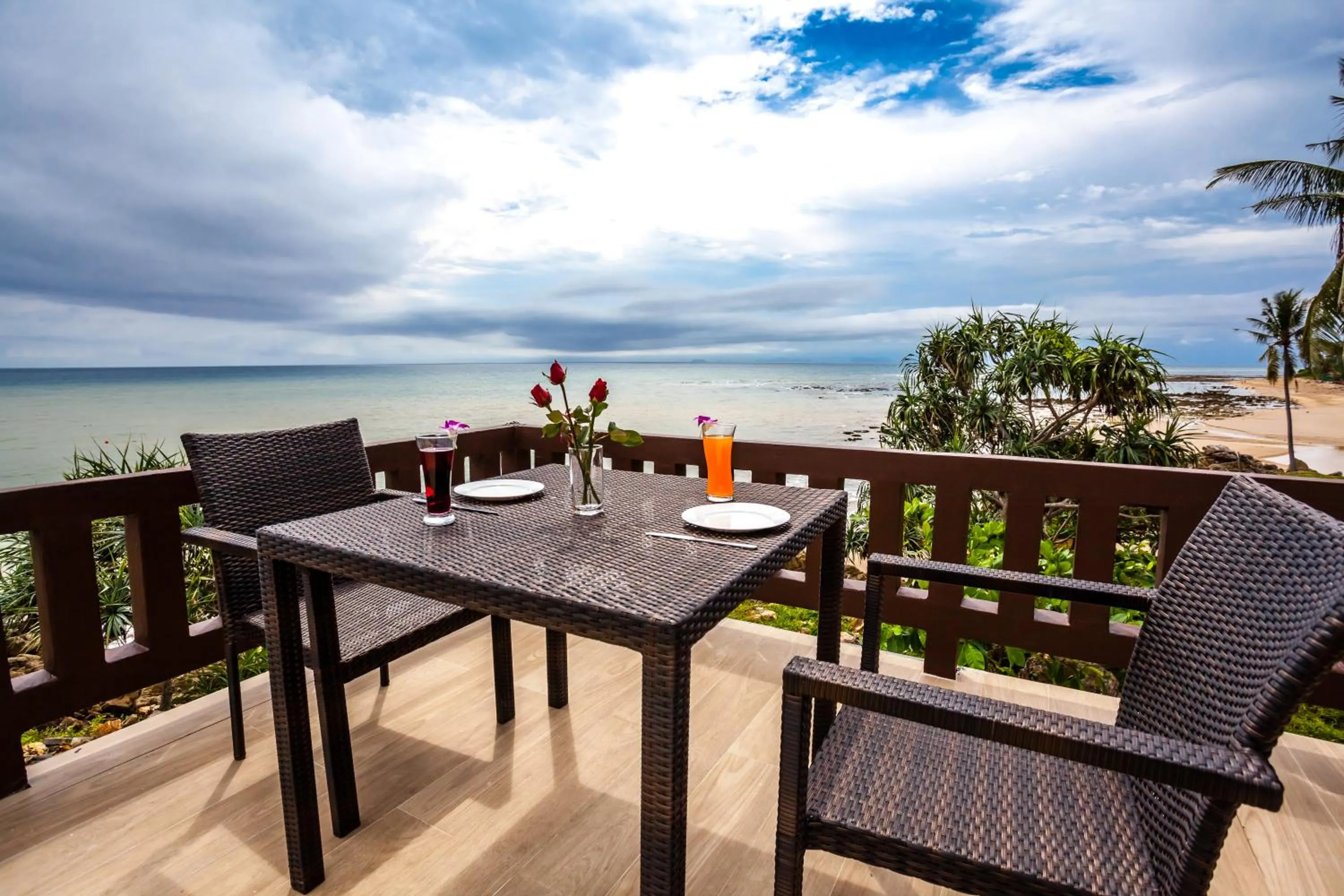 Restaurant/places to eat in Lanta Corner Resort