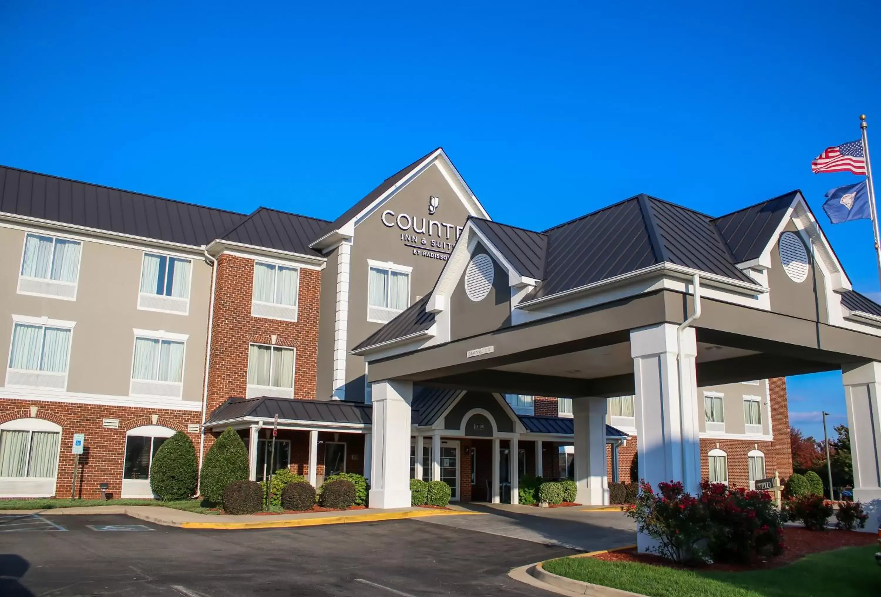 Property Building in Country Inn & Suites by Radisson, Richmond West at I-64, VA