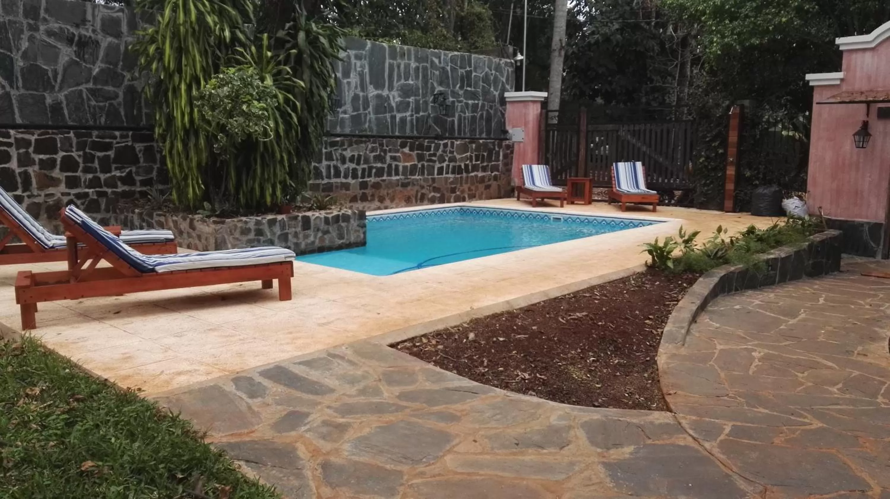 Swimming pool in Rincón Escondido B&B