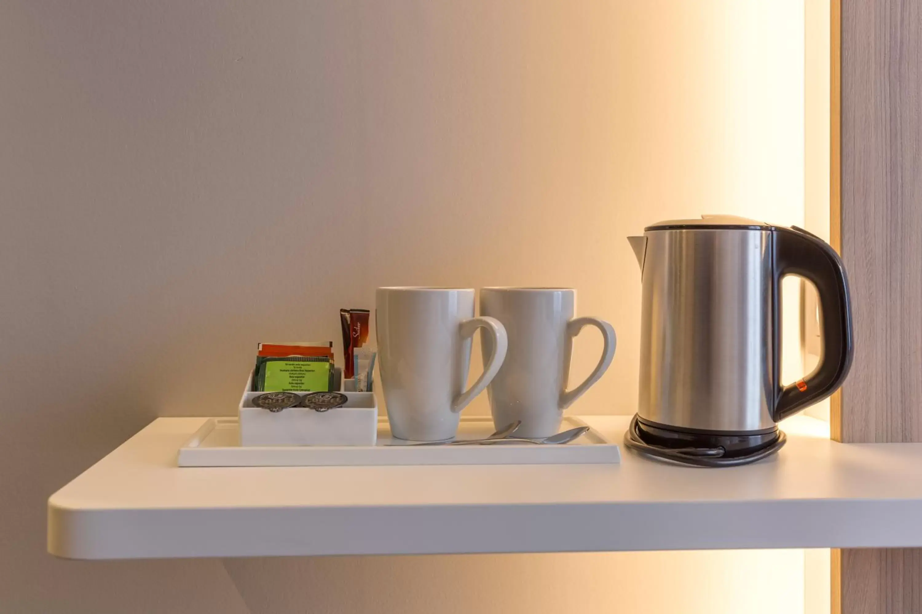 Coffee/tea facilities in Holiday Inn Express Brussels-Grand-Place, an IHG Hotel