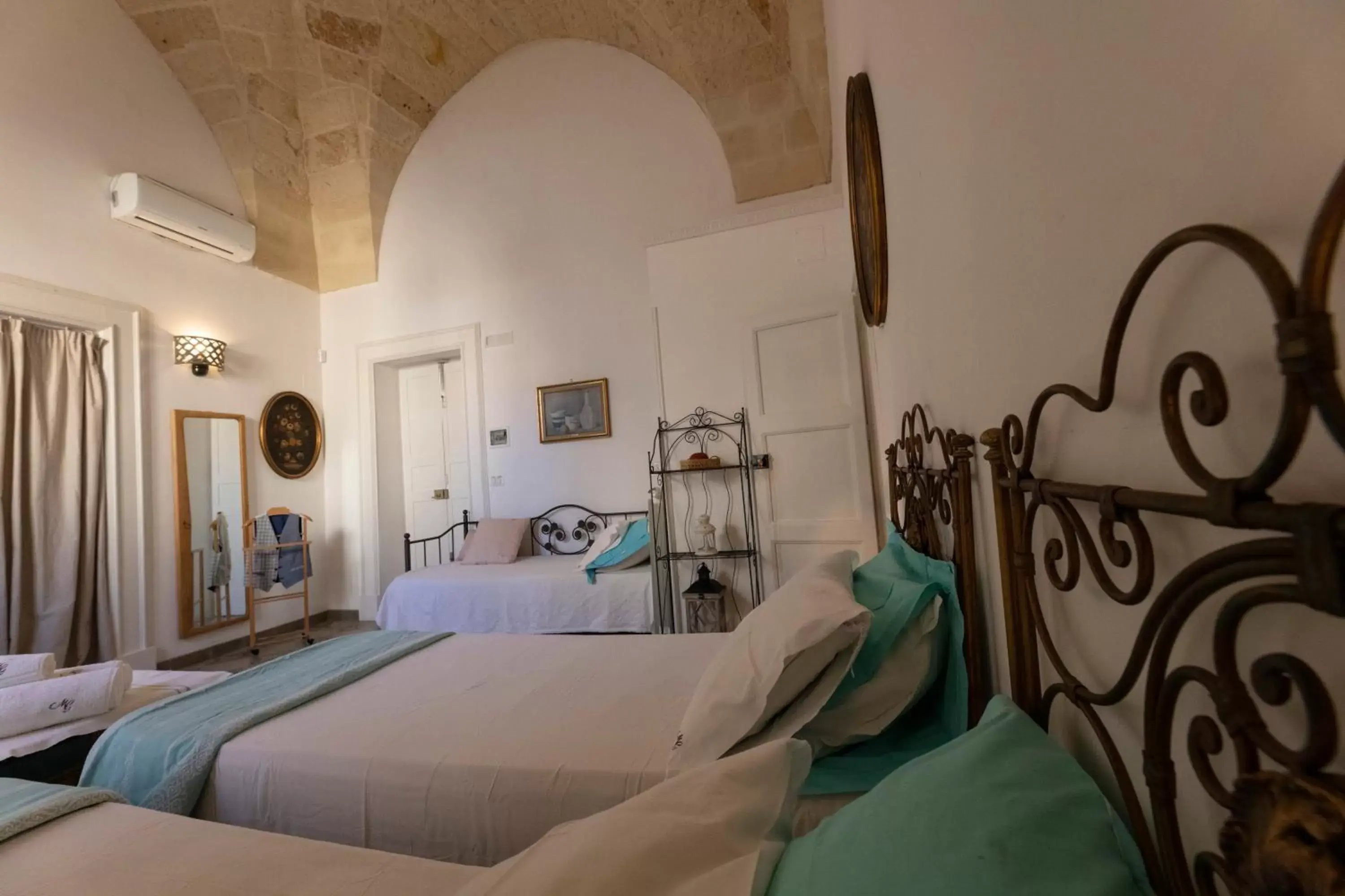 Photo of the whole room, Bed in Antica Dimora dei Nonni