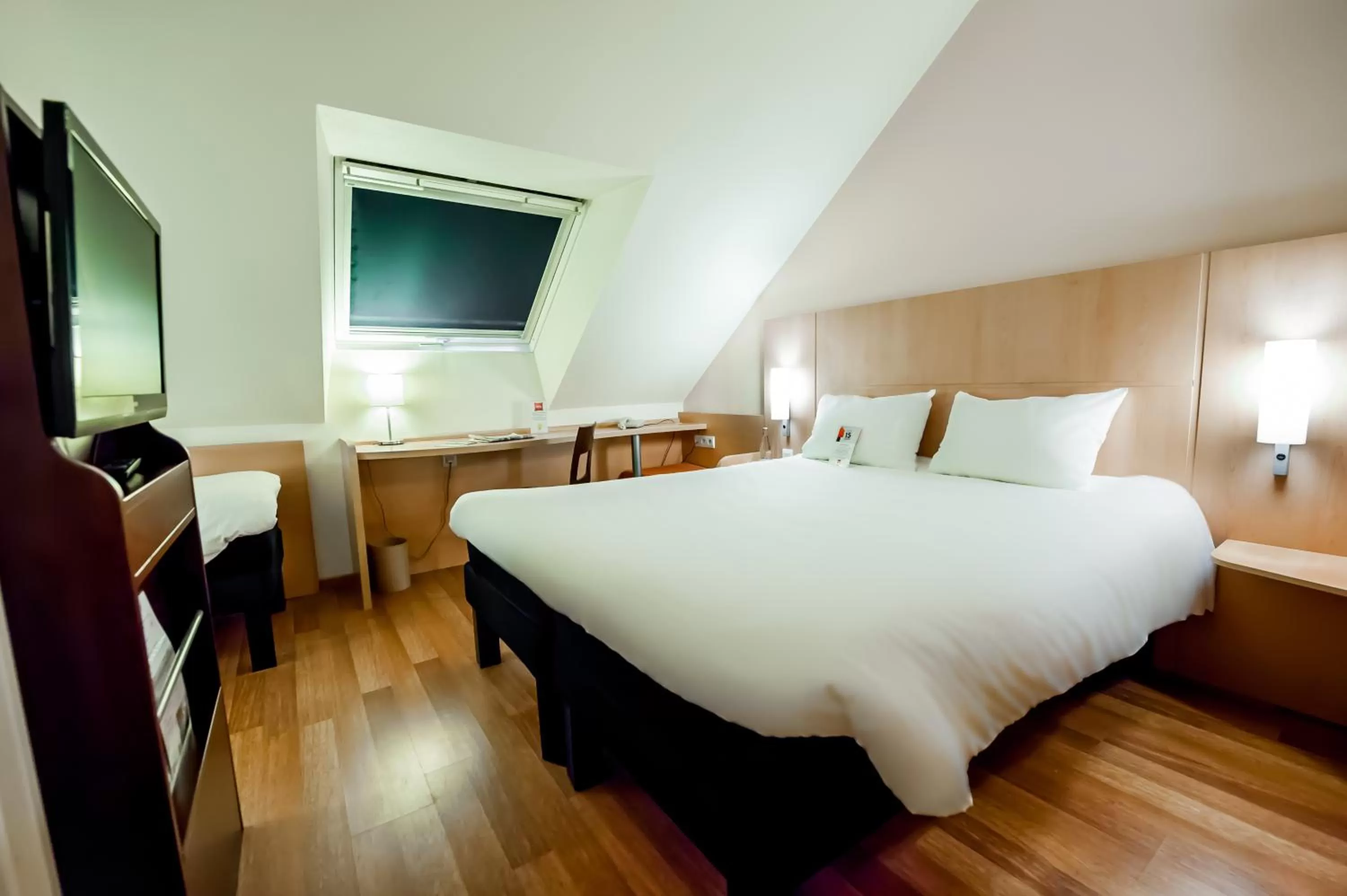 Bed in ibis Vannes
