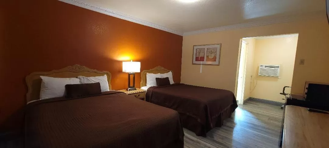 Photo of the whole room, Bed in Lakeview Inn