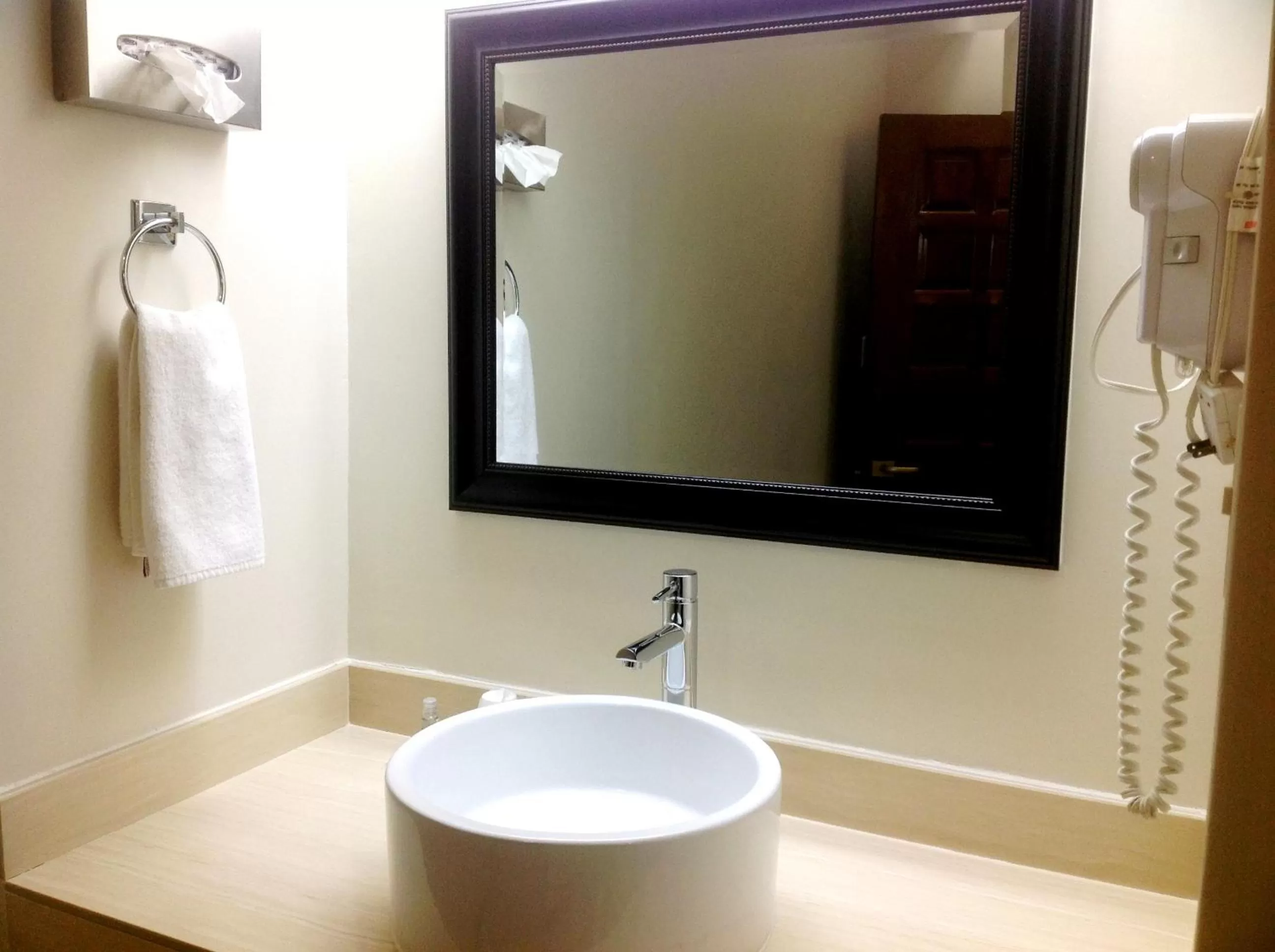 Bathroom in Best Western Hotel Plaza Matamoros