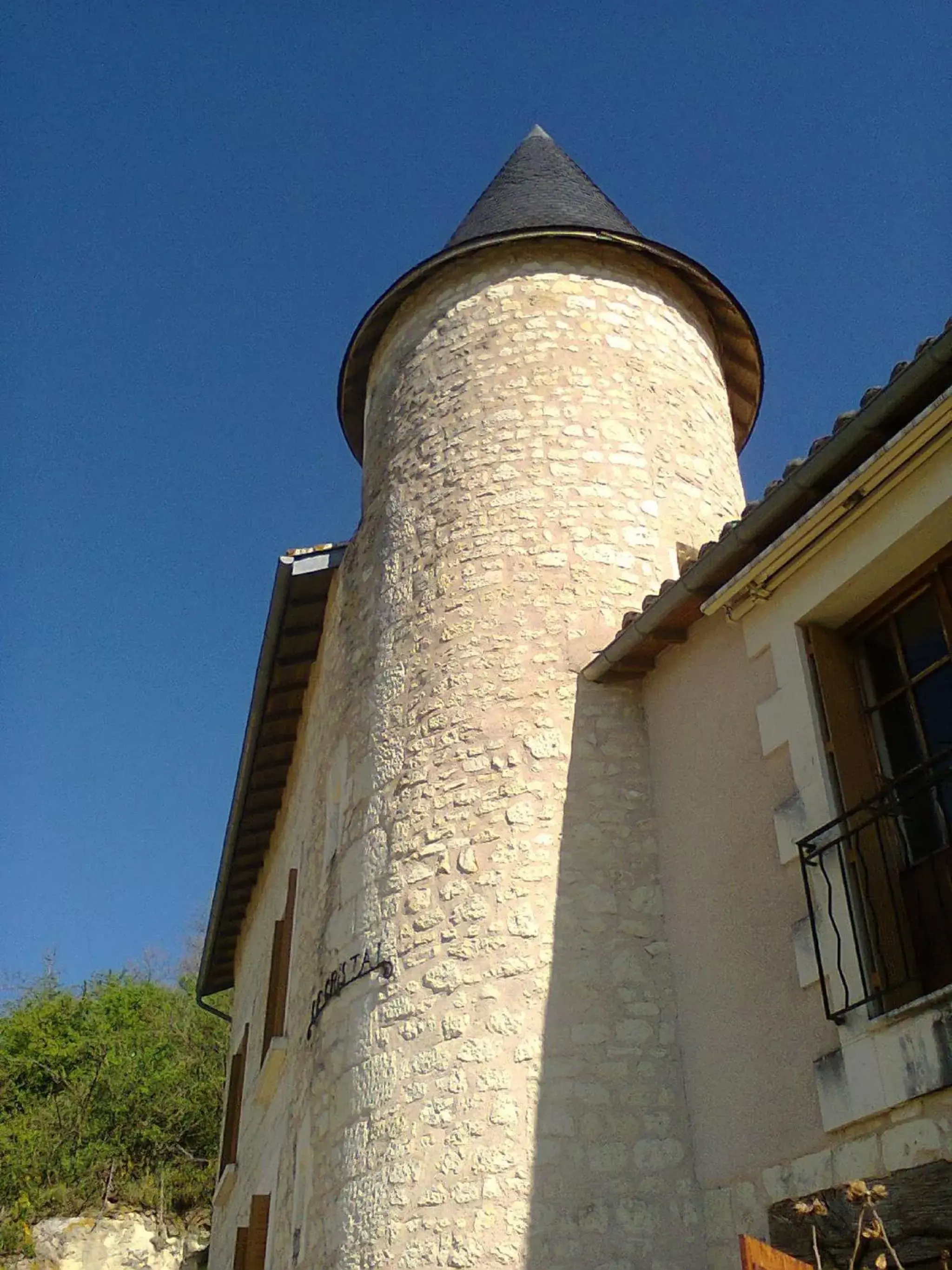 Facade/entrance, Property Building in Manoir Le Cristal - Futuroscope a petit prix , grandes chambres familiales 5-6 personnes ,