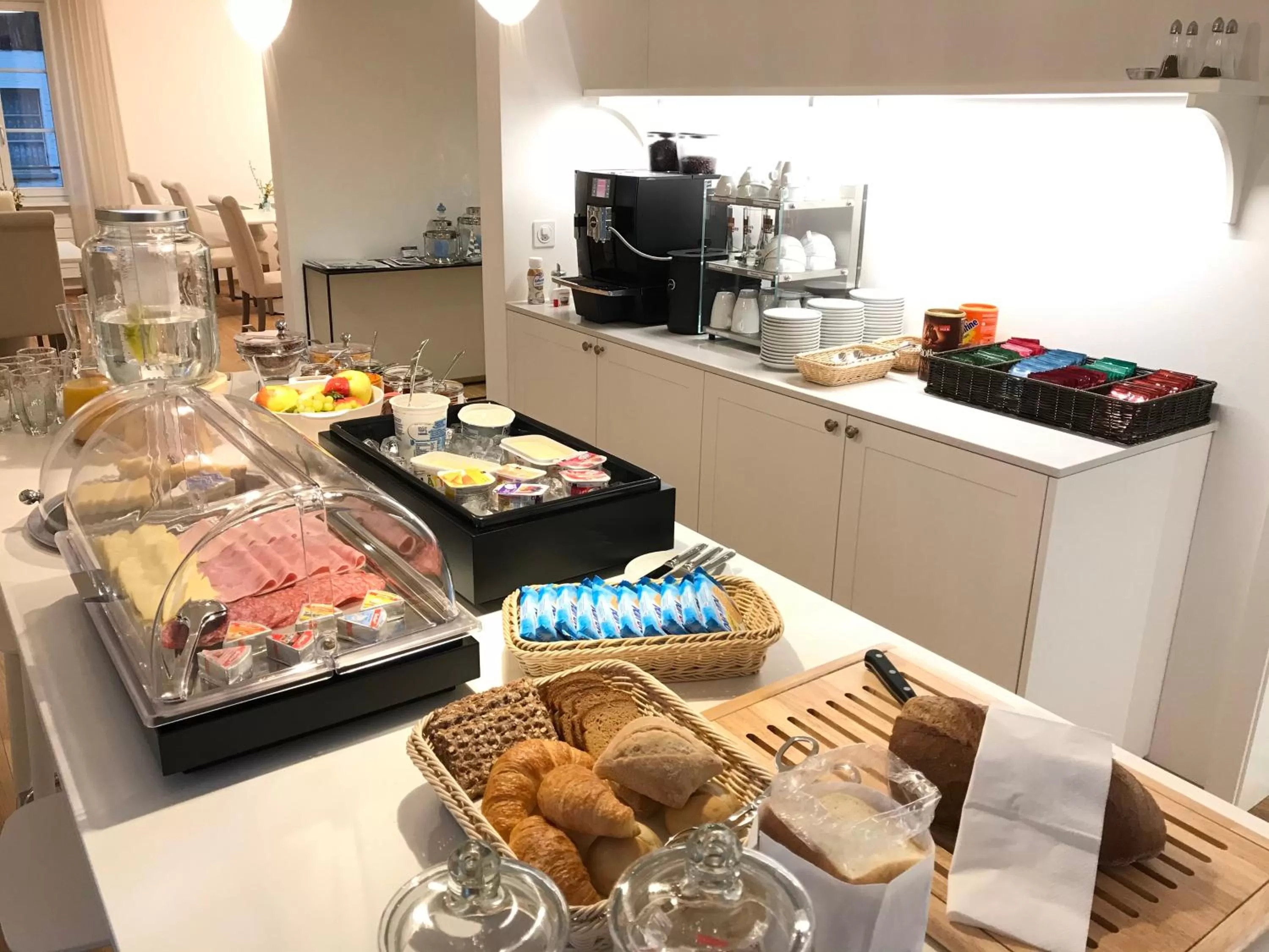 Coffee/tea facilities in Verena's Boutique Villa au lac