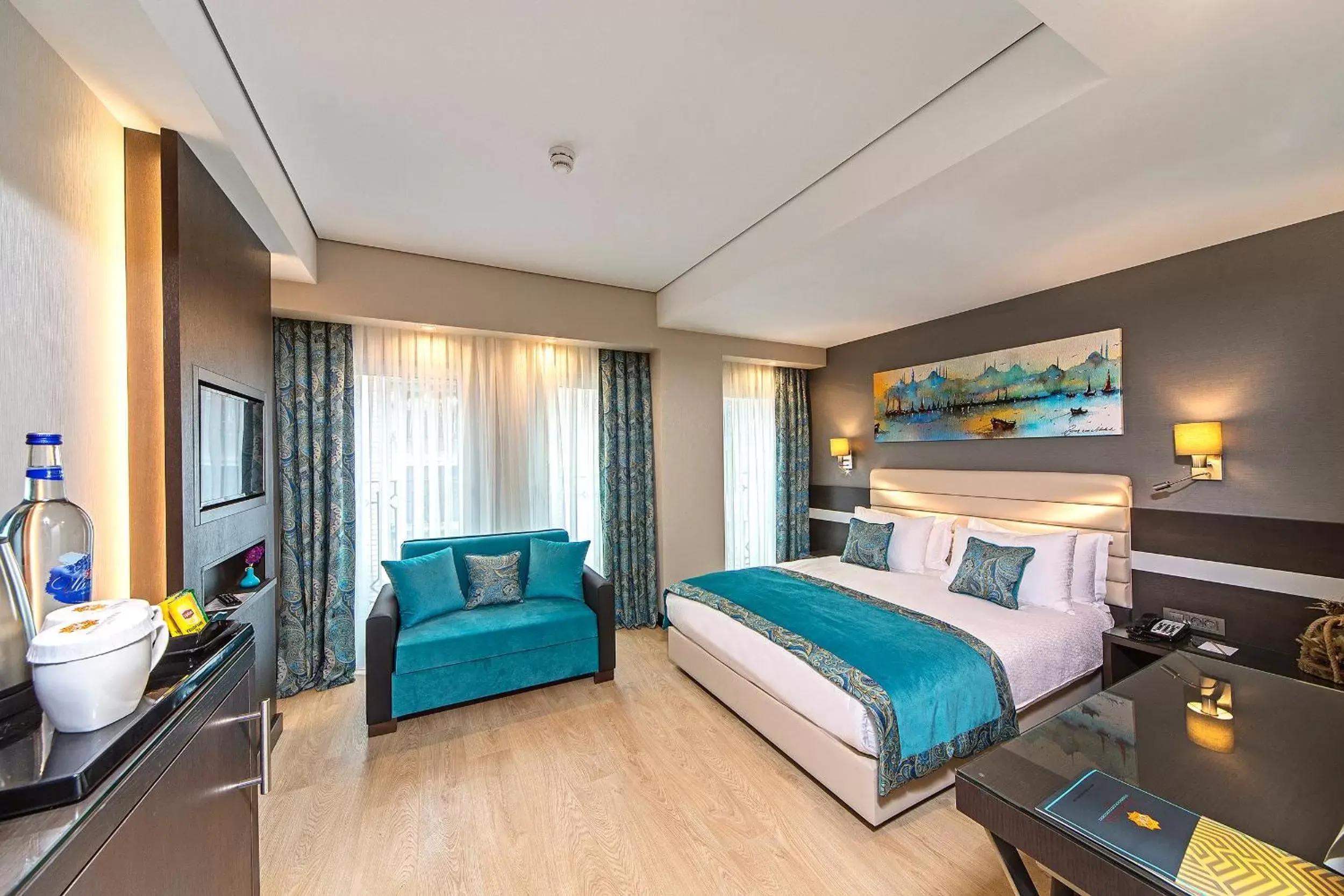Bedroom in Mukarnas Taksim Hotel