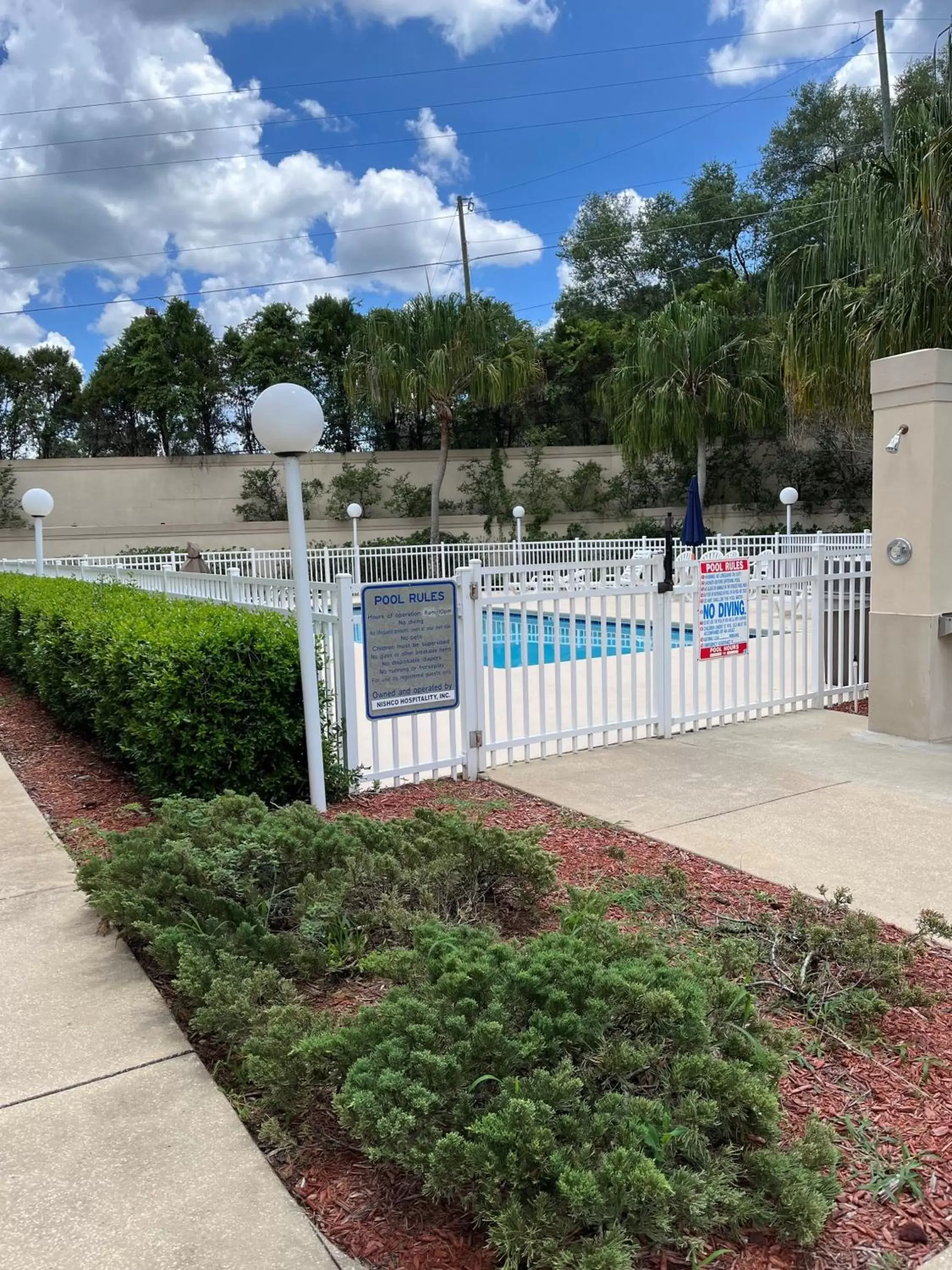 Swimming Pool in Microtel Inn and Suites by Wyndham - Lady Lake/ The Villages