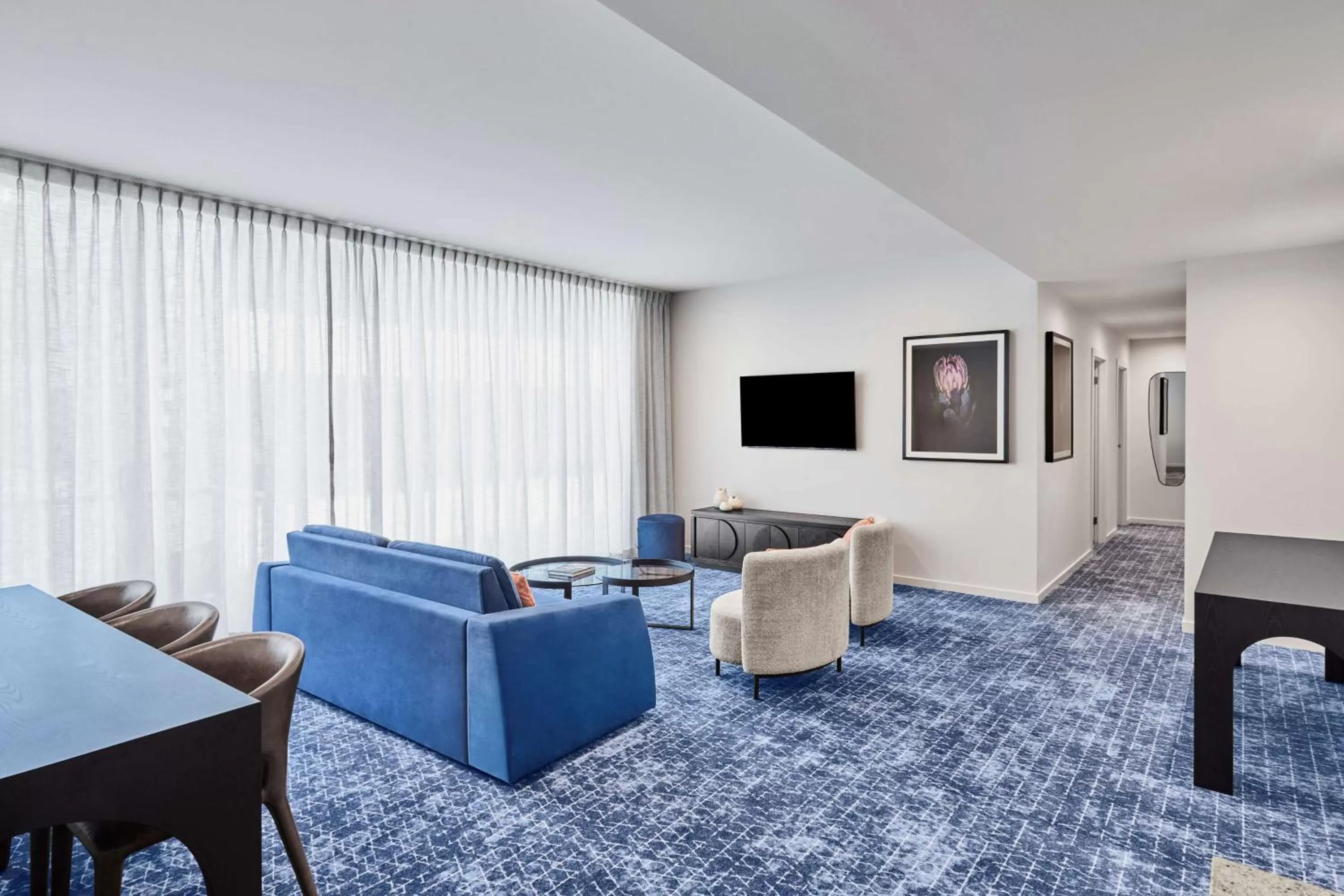 TV and multimedia in Adina Apartment Hotel Melbourne Flinders Street