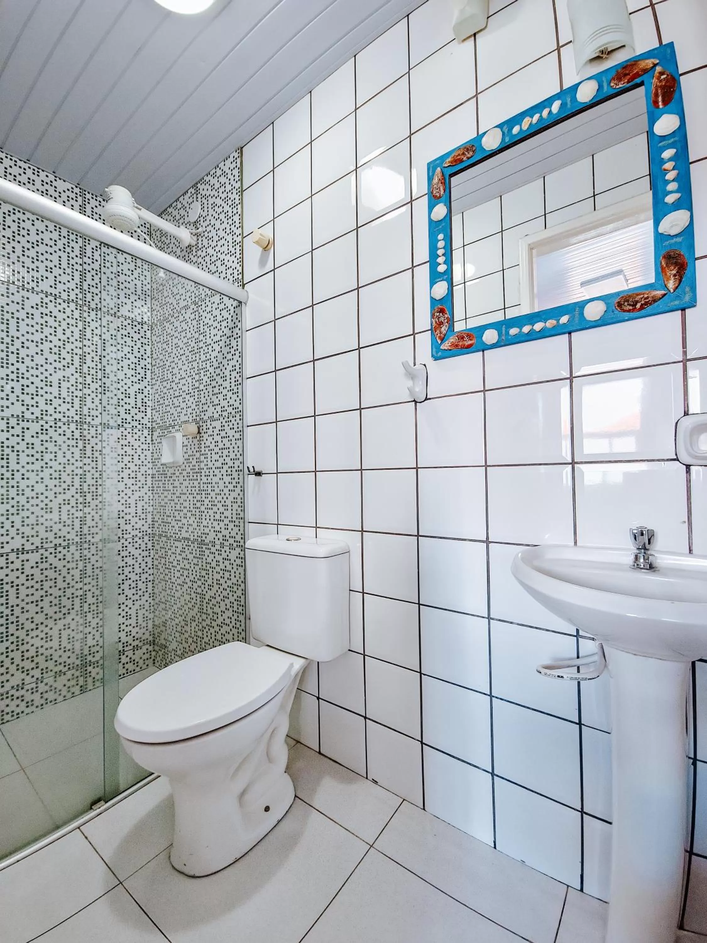 Bathroom in Suítes Água Marinha