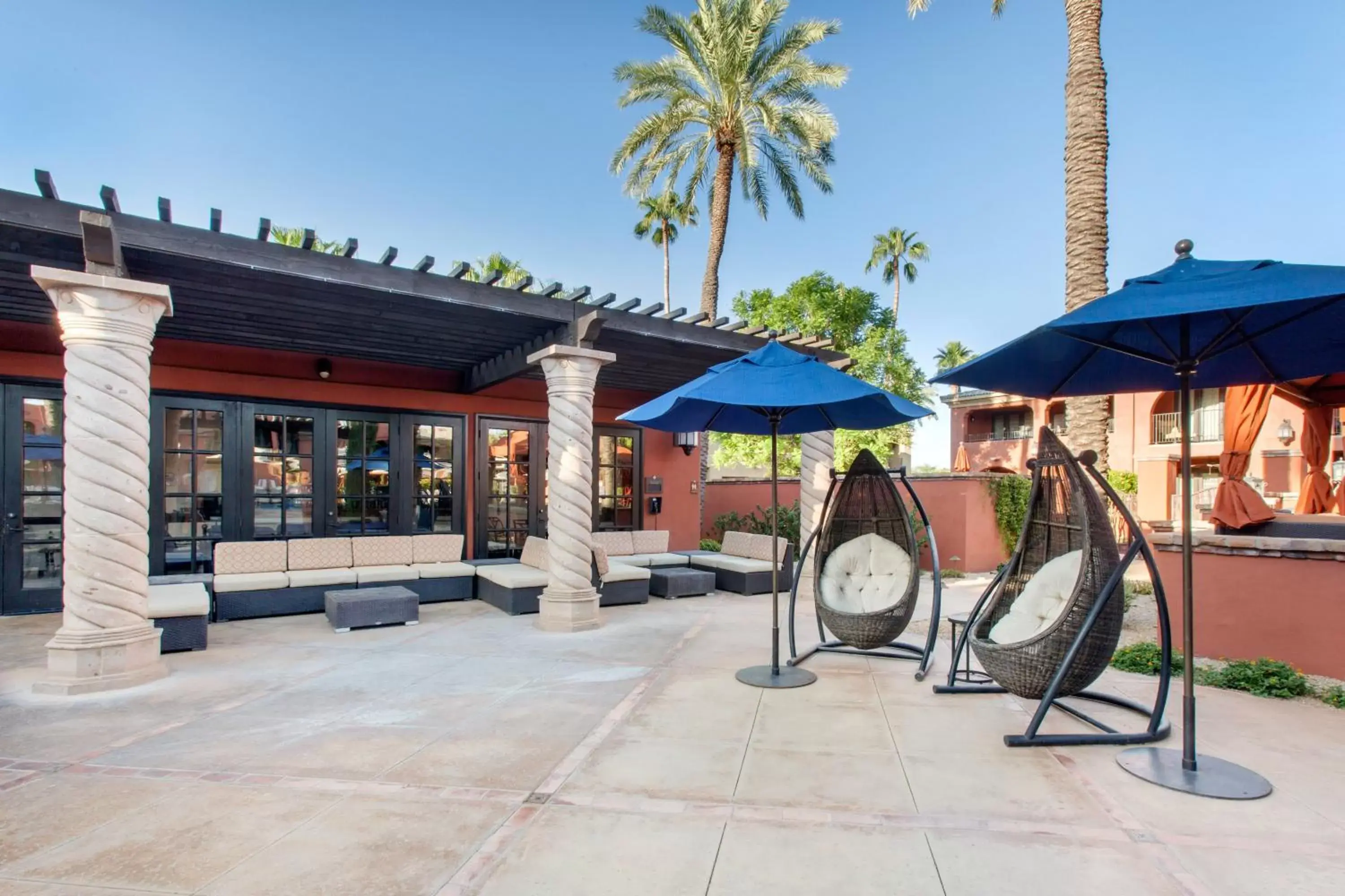 Lounge or bar in Omni Scottsdale Resort & Spa at Montelucia