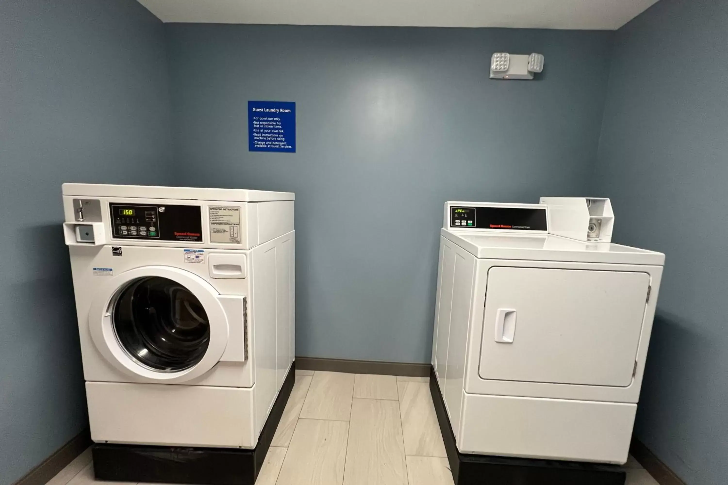 laundry, Kitchen/Kitchenette in Holiday Inn Express Harrisburg NE, an IHG Hotel