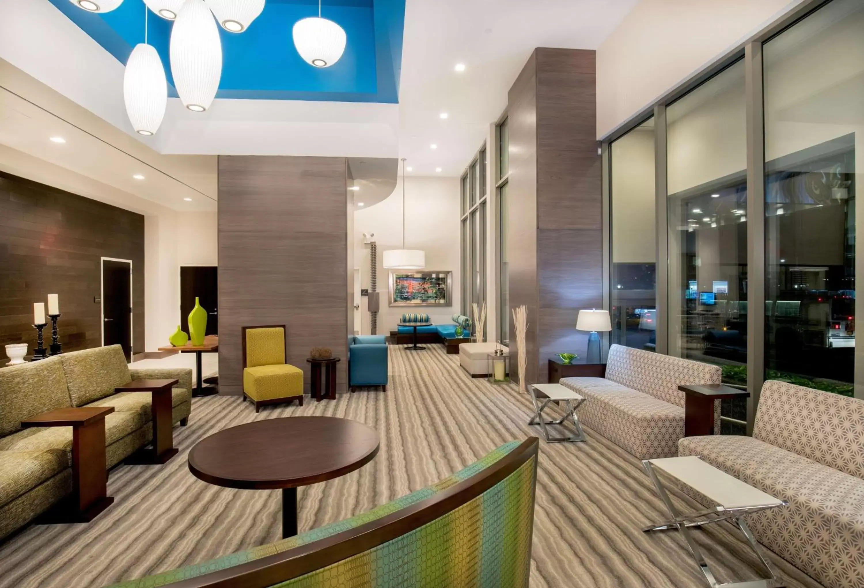 Lobby or reception, Lounge/Bar in Hilton Garden Inn NYC Financial Center/Manhattan Downtown