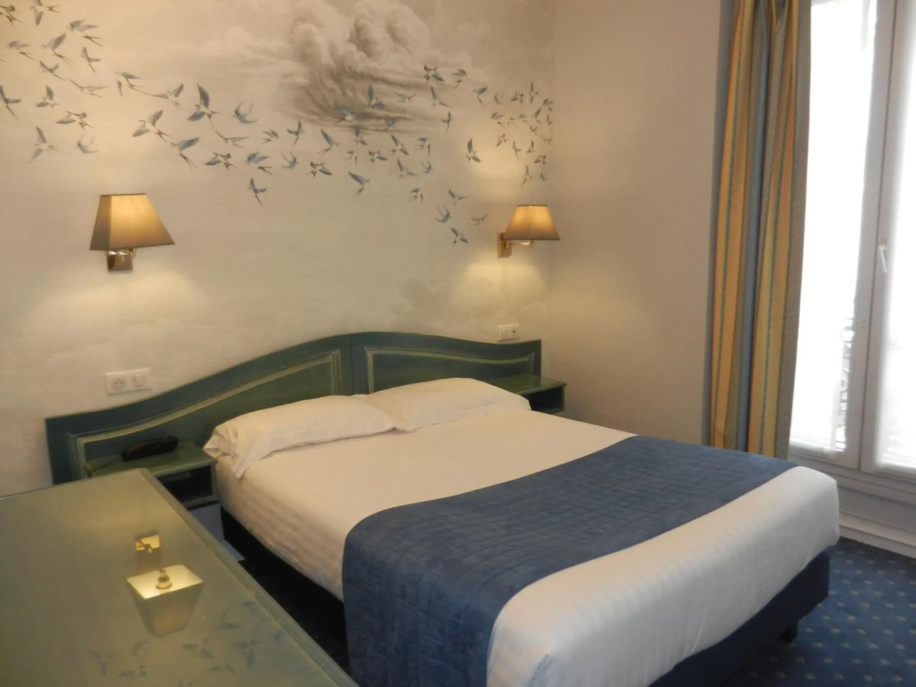 Bedroom in Hotel du Pré