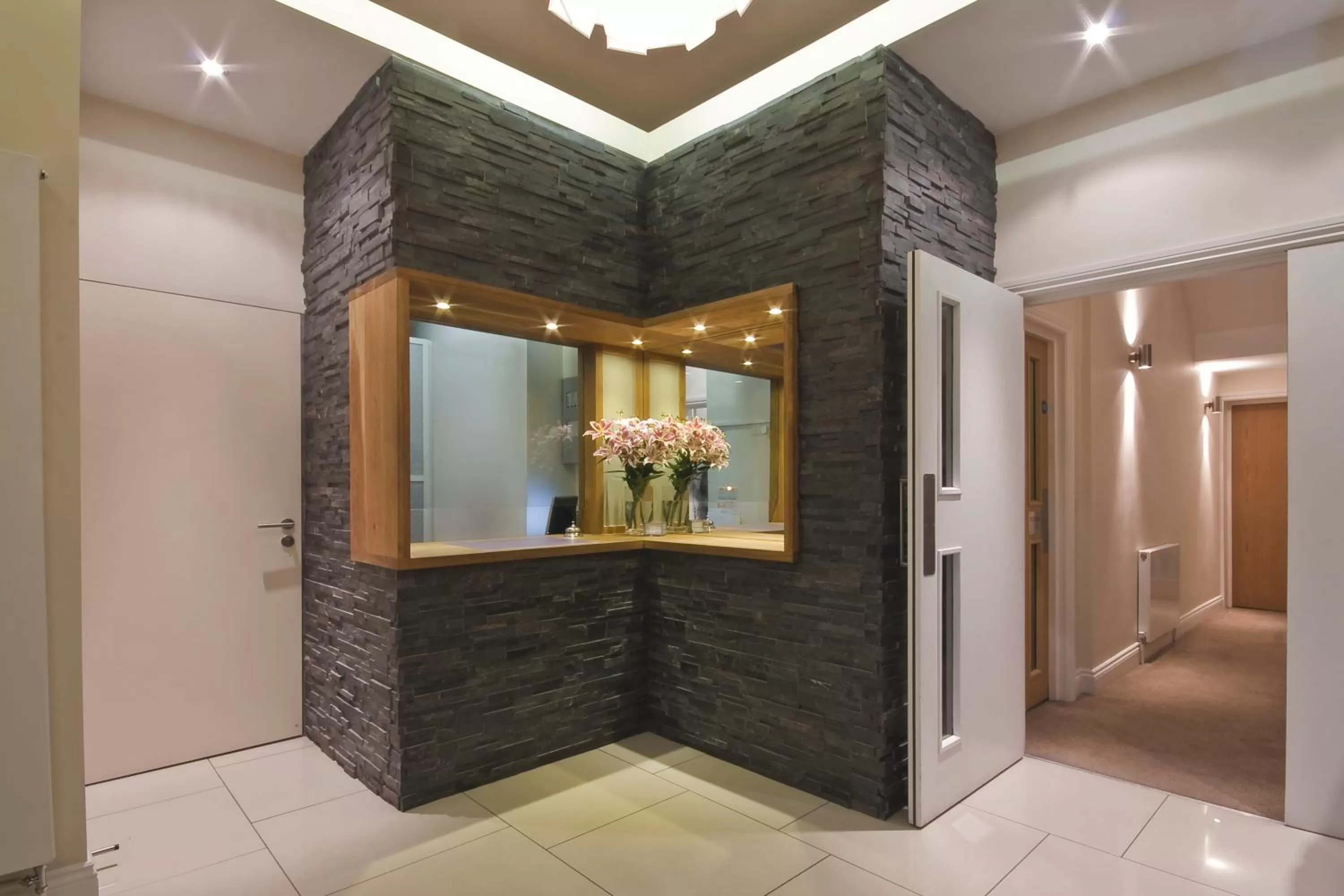 Lobby or reception in Queens Hotel