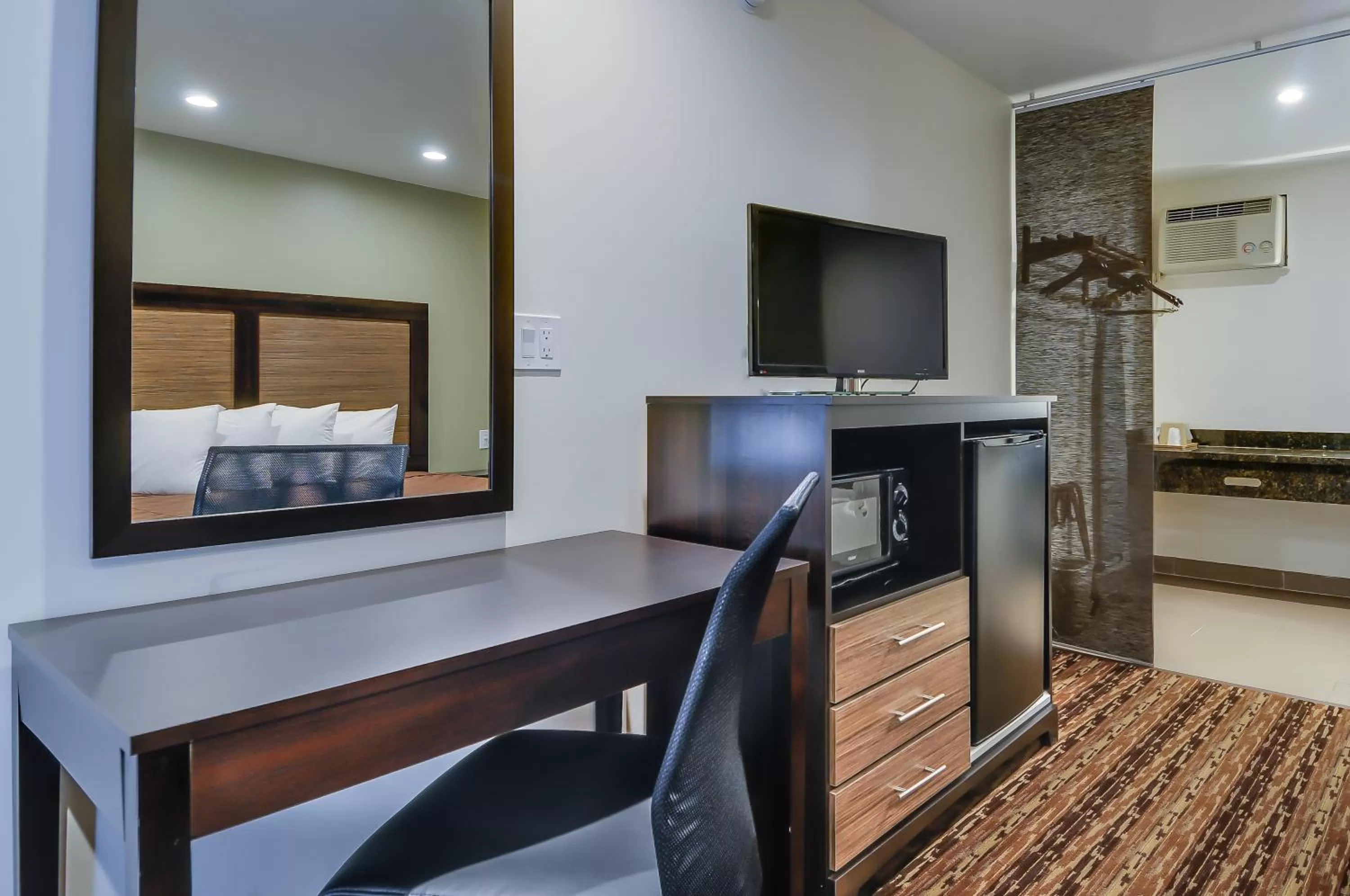 Decorative detail in Vagabond Inn Sunnyvale