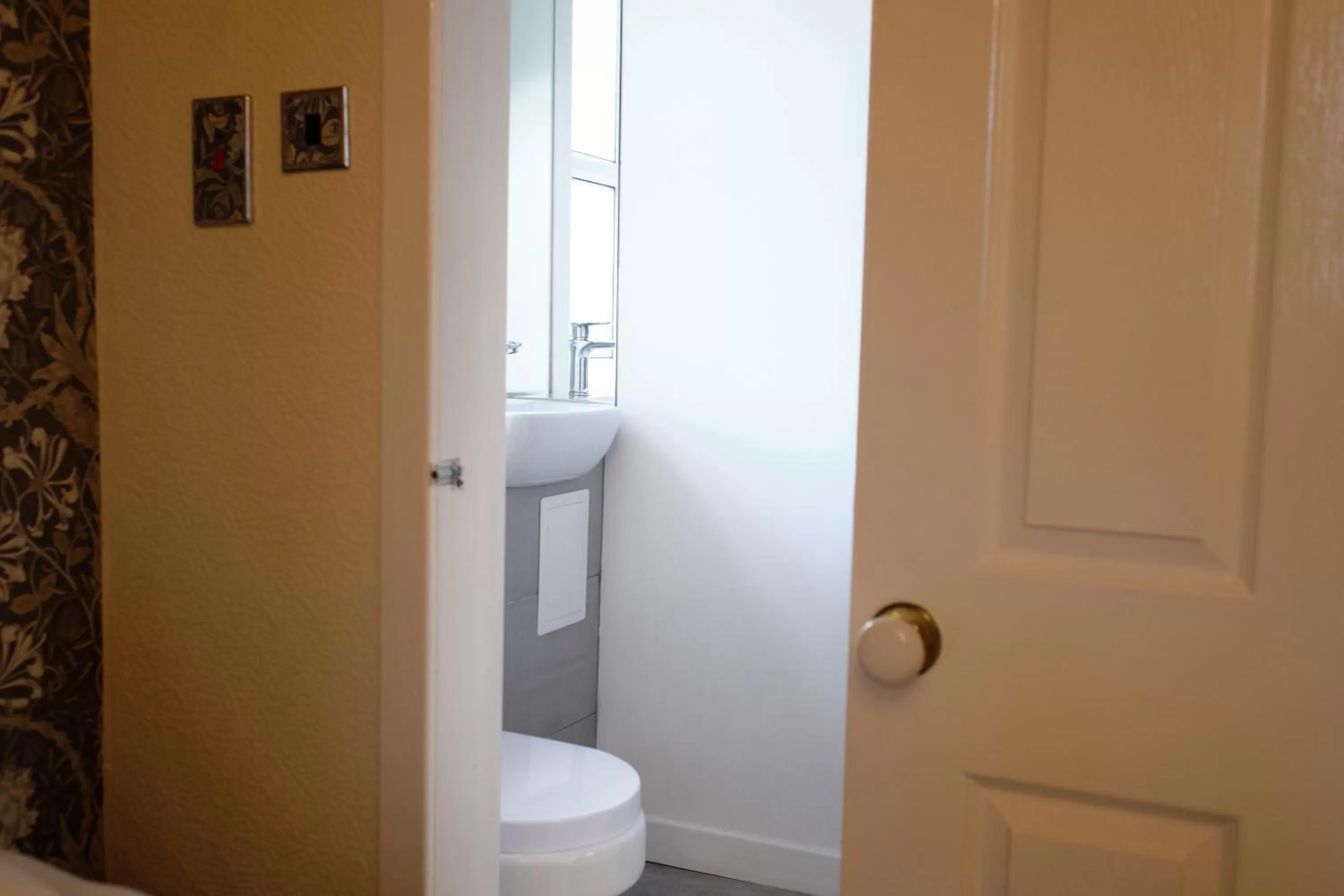 Shower in Ravenswood Guest House