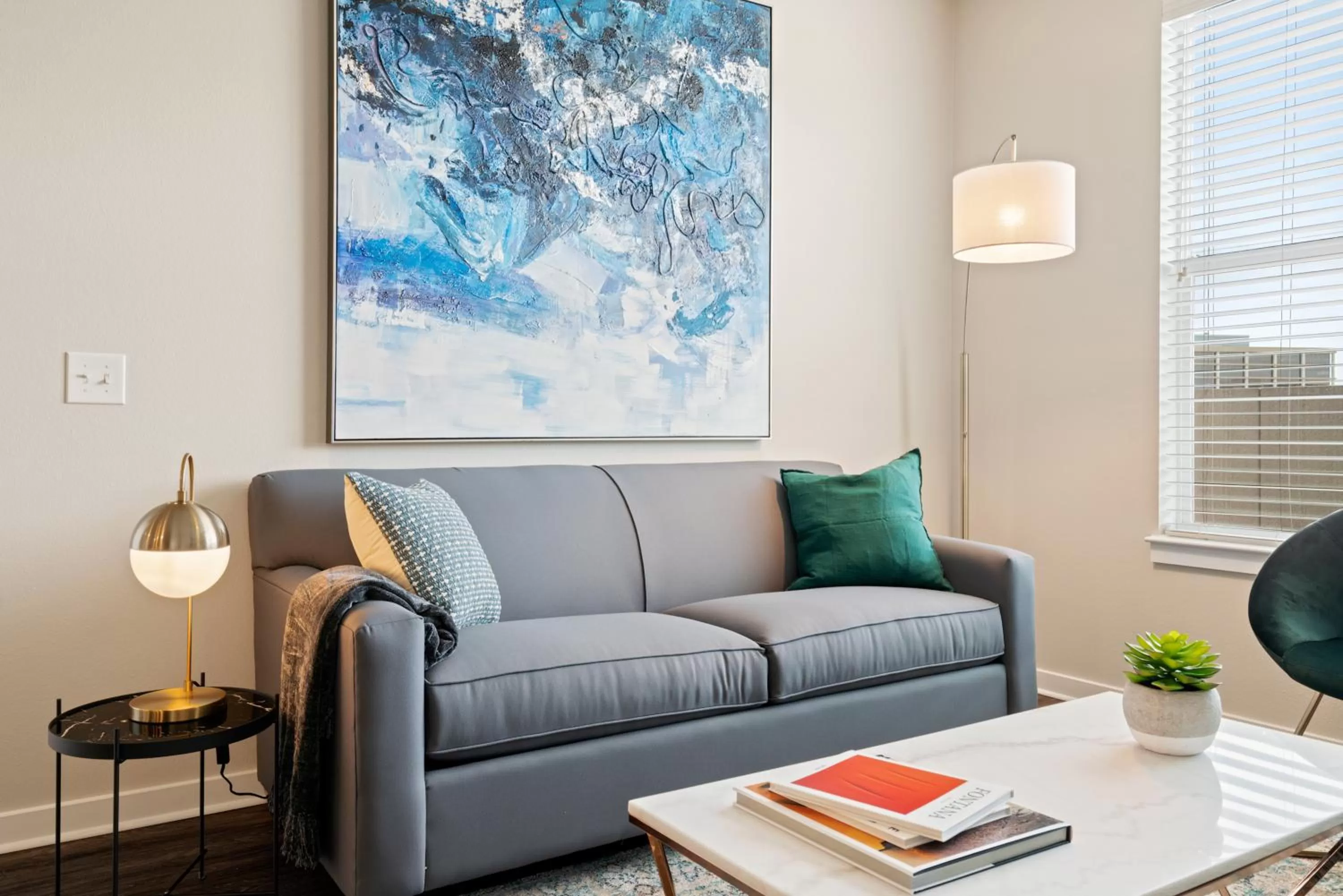 Living room in Kasa Highland Park Dallas