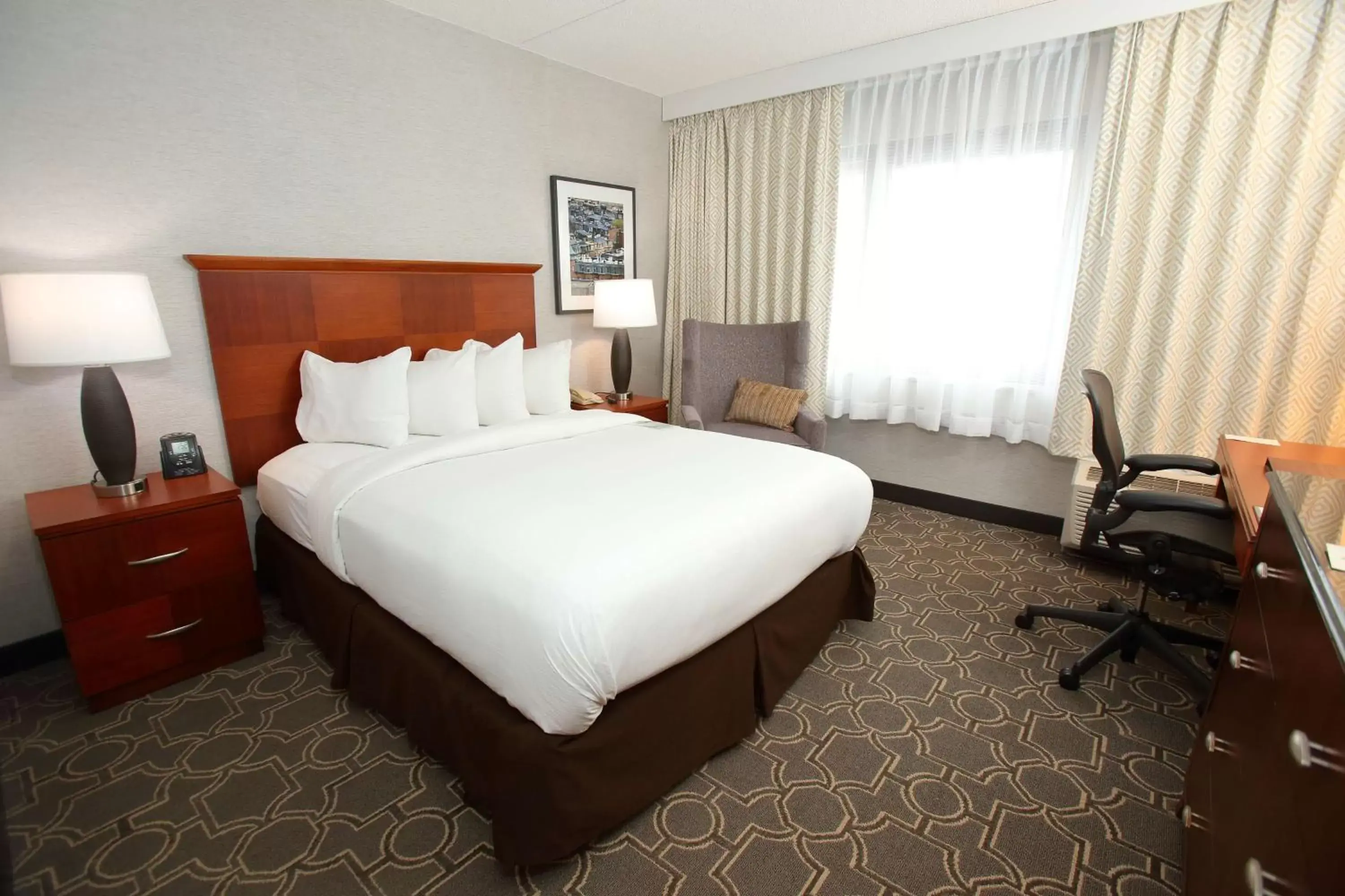 Bed in DoubleTree by Hilton Boston/Westborough