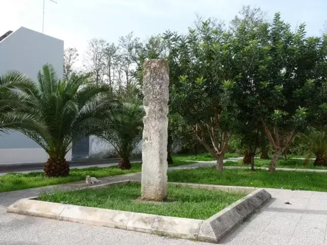 Garden in B&B IL MENHIR