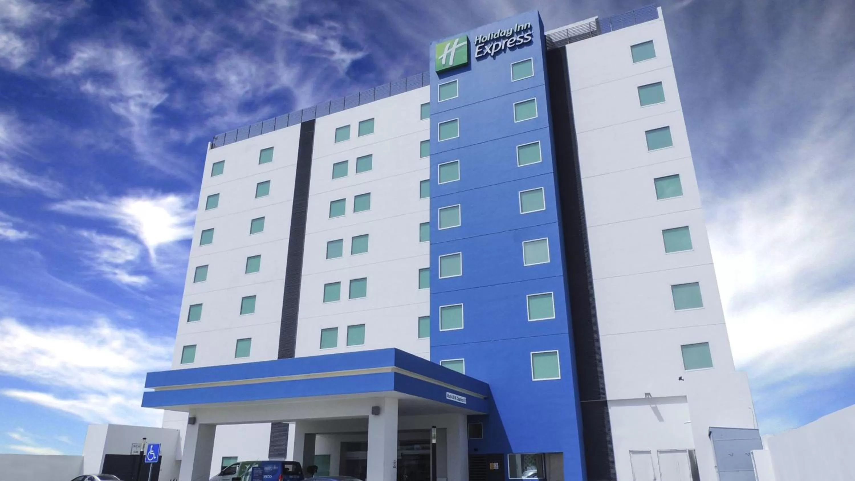 Property building in Holiday Inn Express Mérida by IHG