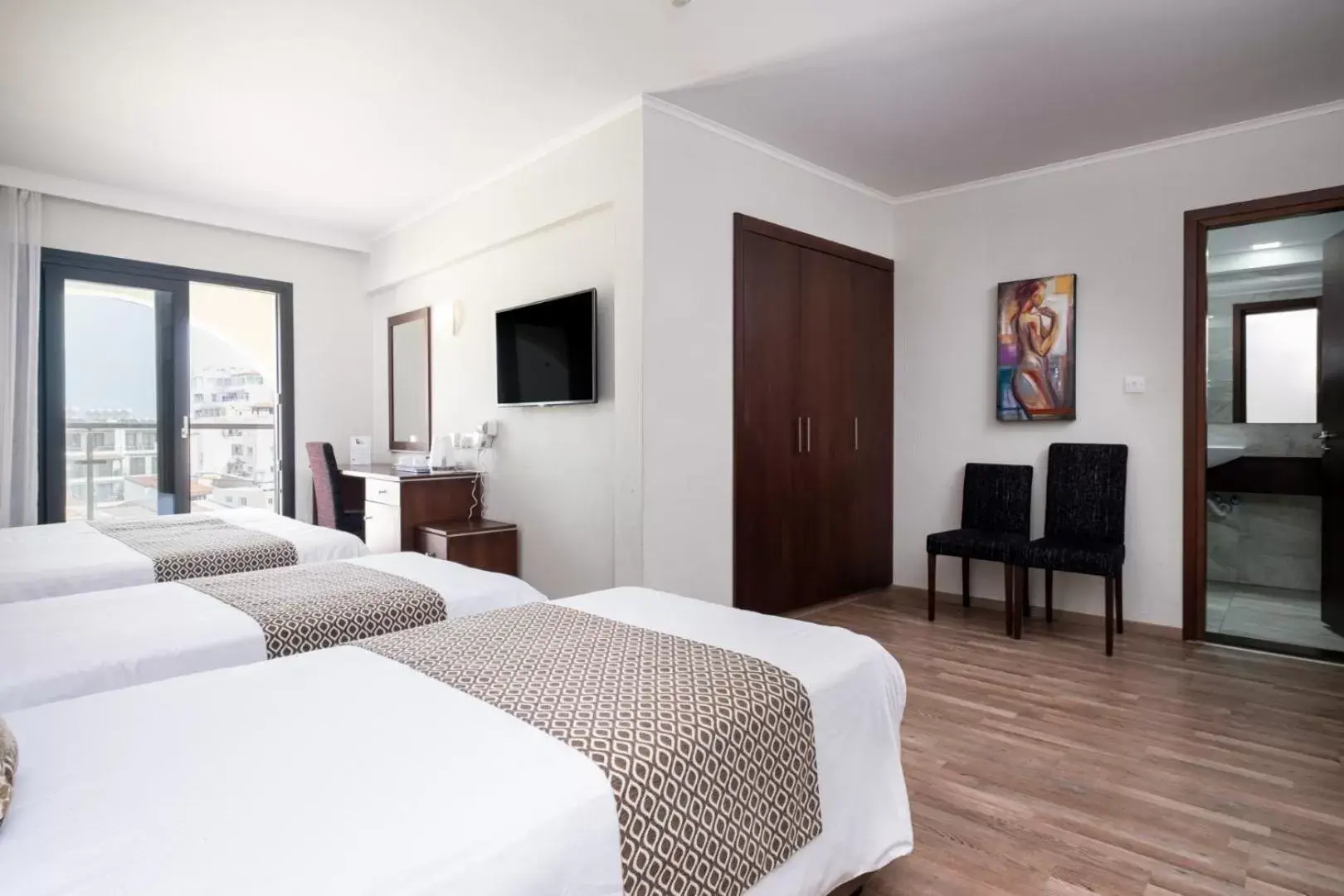 Livadhiotis City Hotel