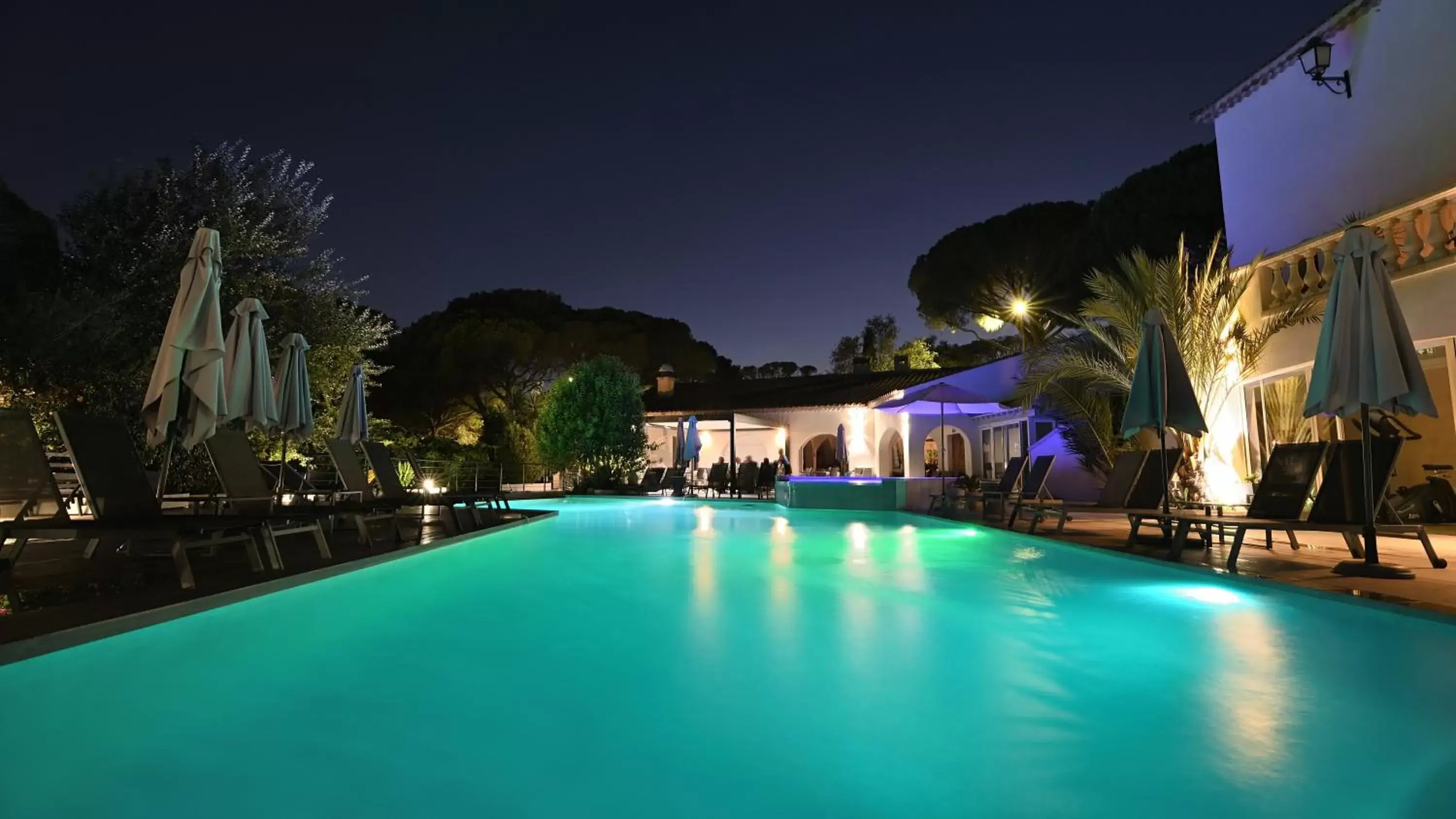 Swimming Pool in Le Confidentiel Hôtel & SPA