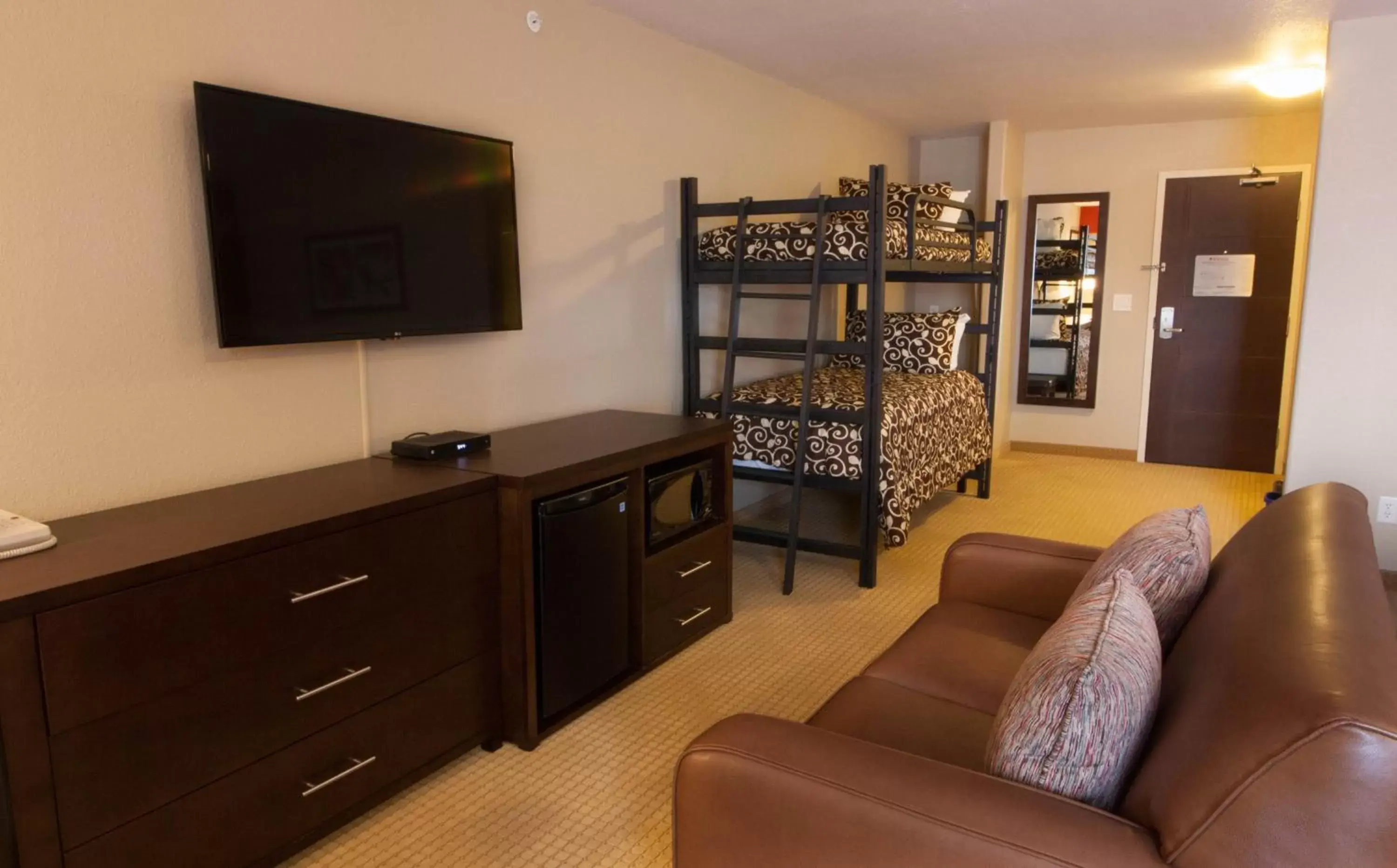 TV and multimedia in The Kanata Inns Invermere