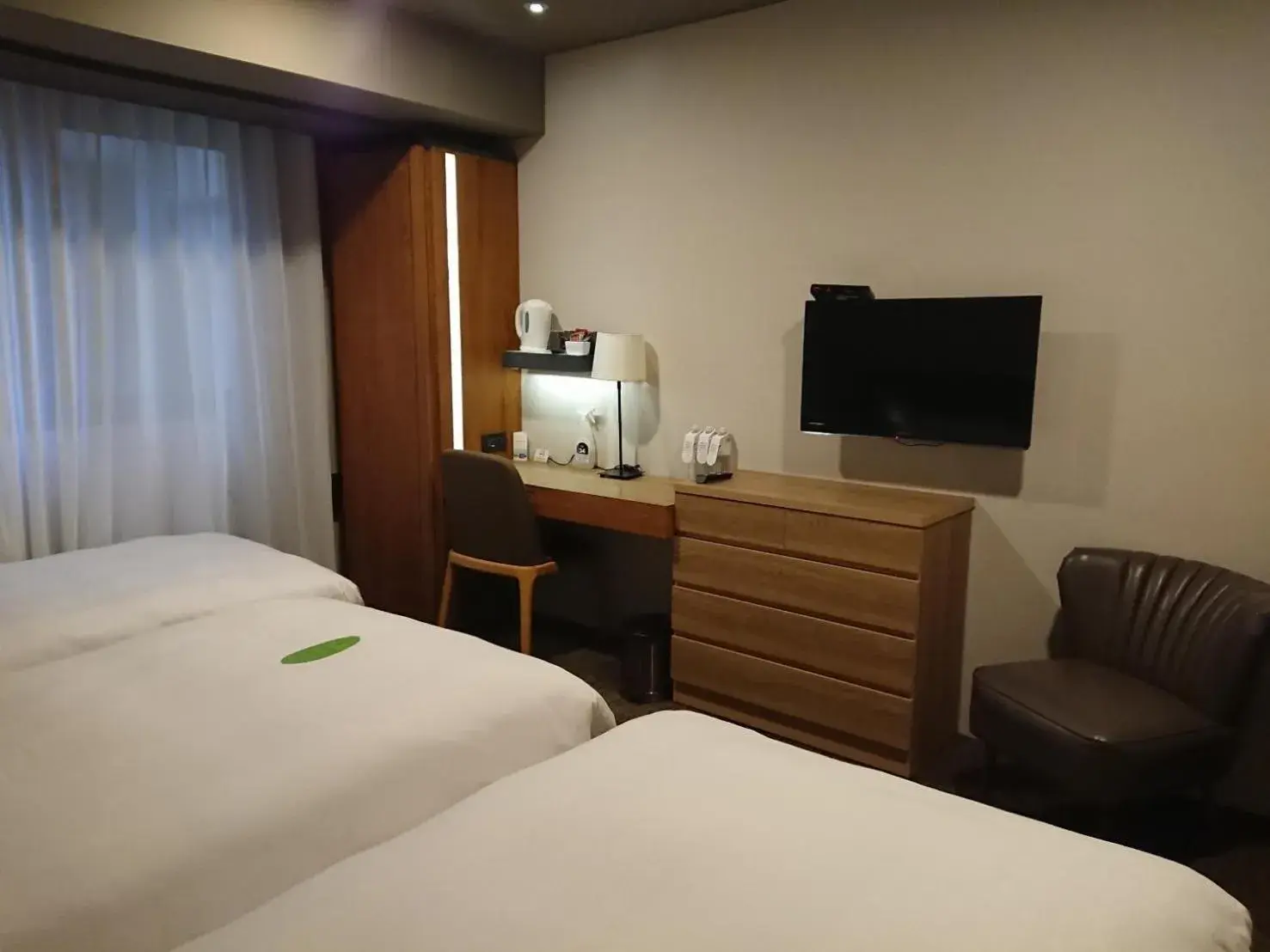 Photo of the whole room, Bed in Simple Hotel