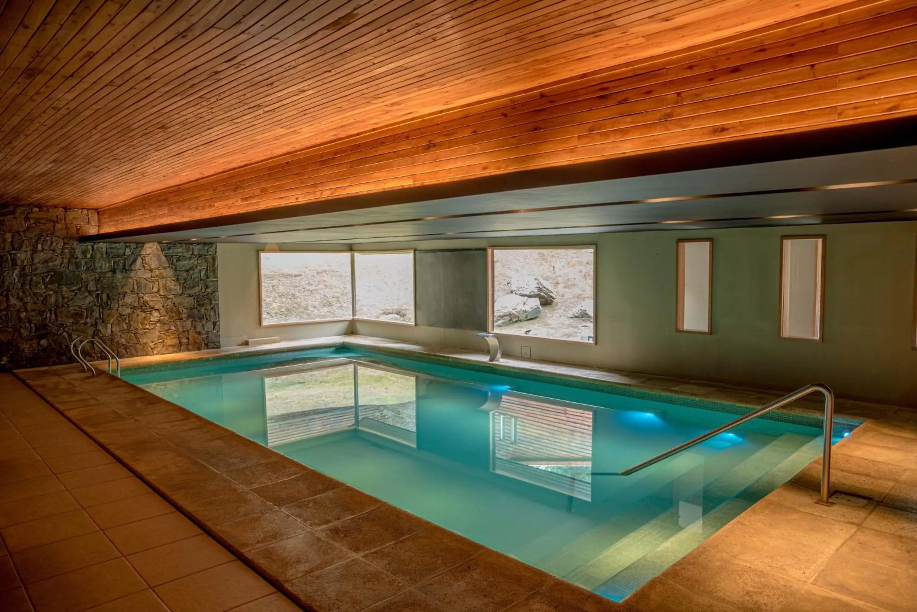 Swimming Pool in Las Hayas Ushuaia Resort