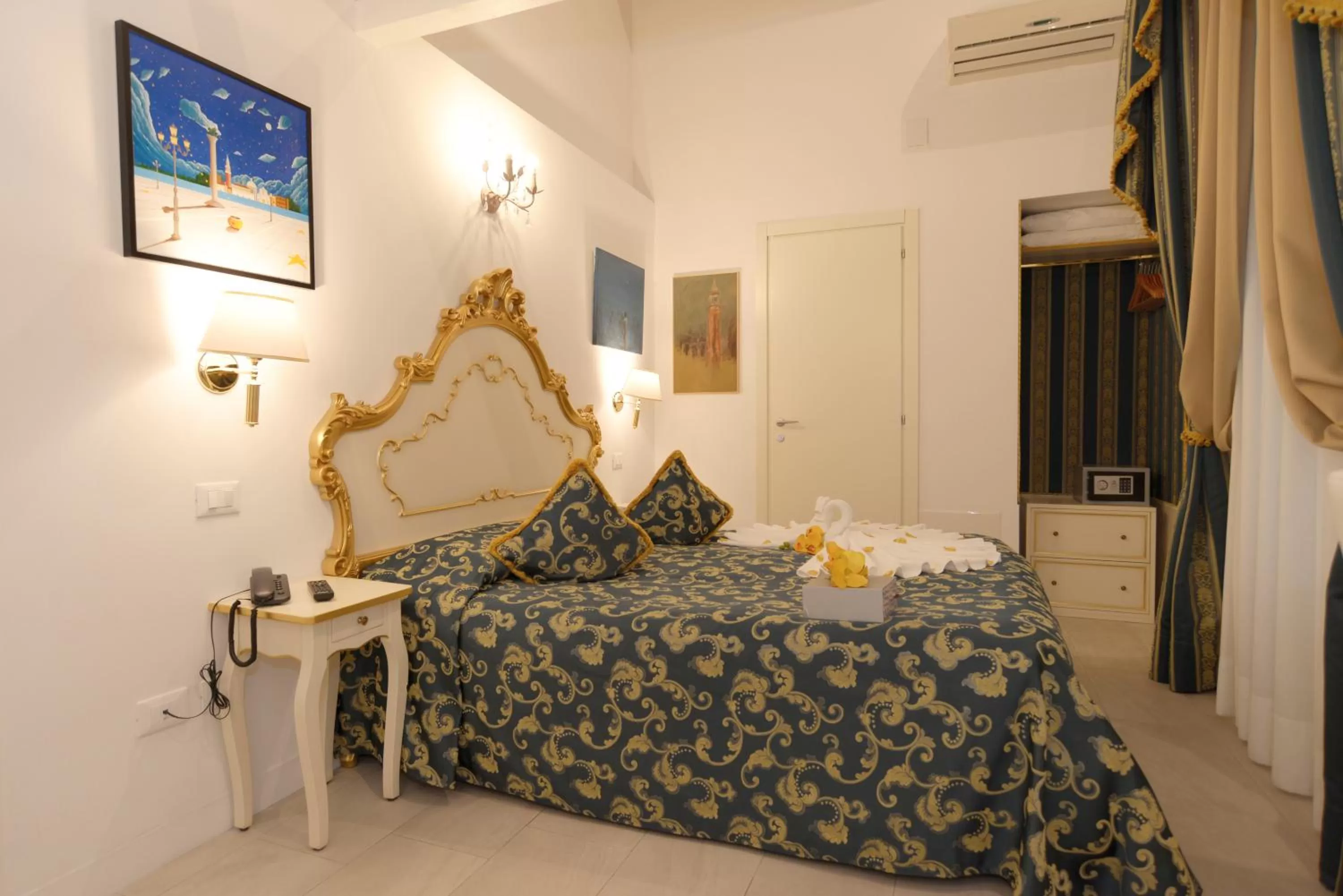 Photo of the whole room, Bed in Al Mascaron Ridente