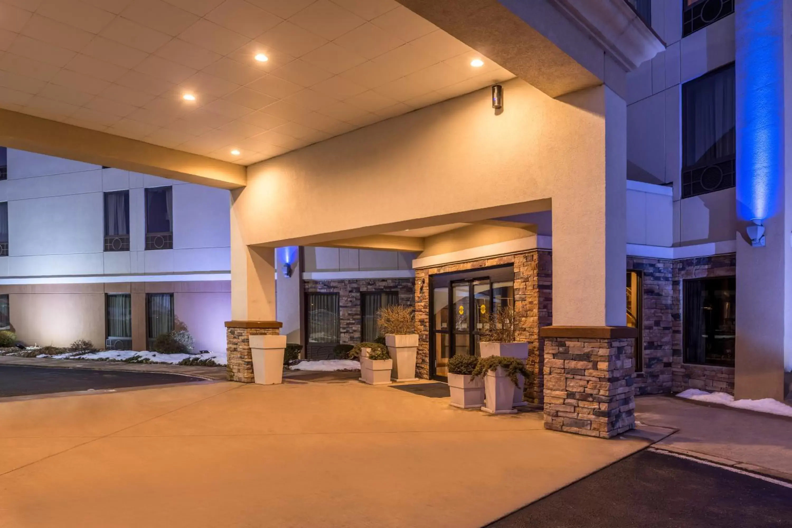 Property building in Holiday Inn Express Lewisburg - New Columbia, an IHG Hotel