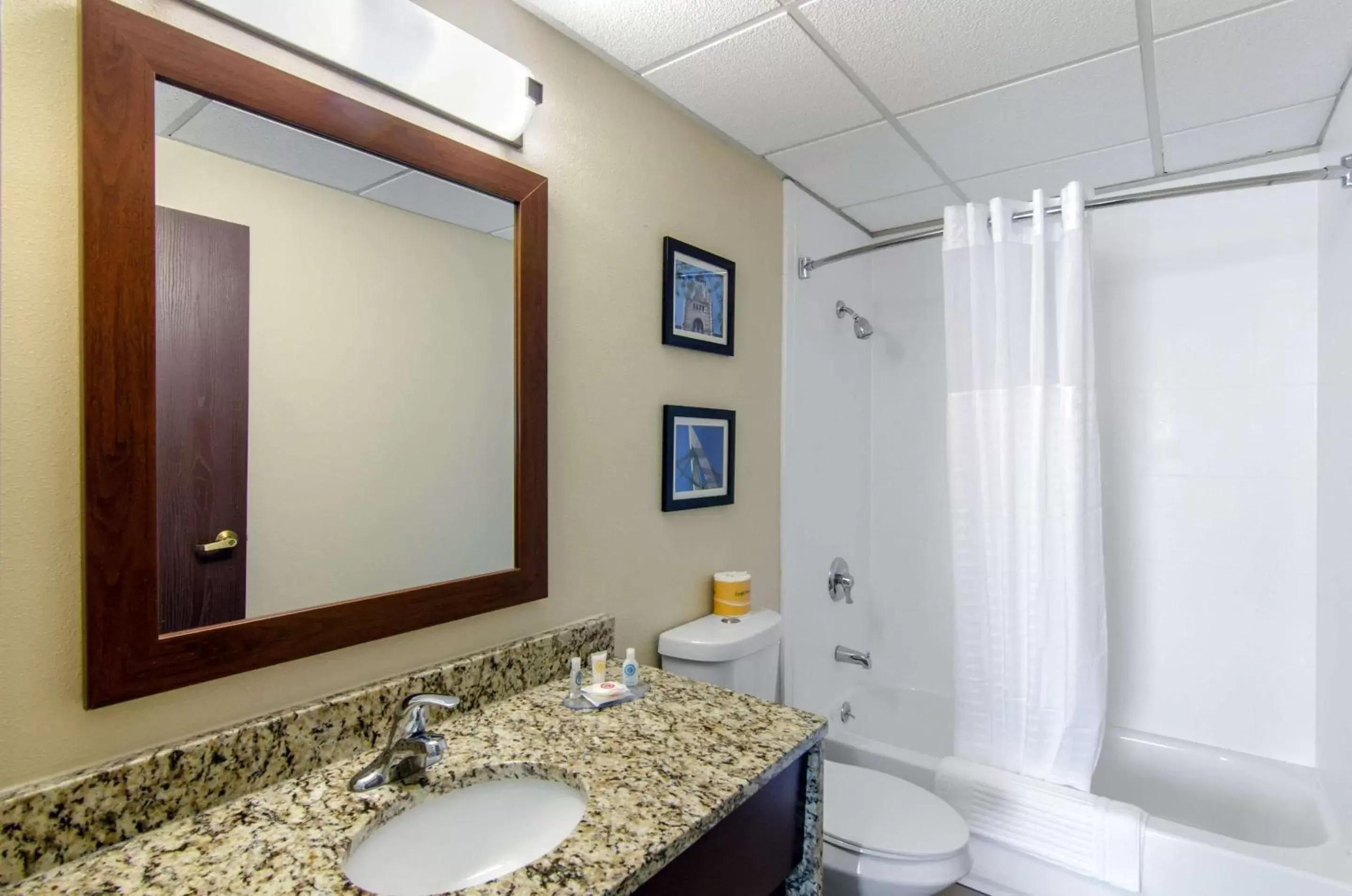 Photo of the whole room, Bathroom in Comfort Inn & Suites