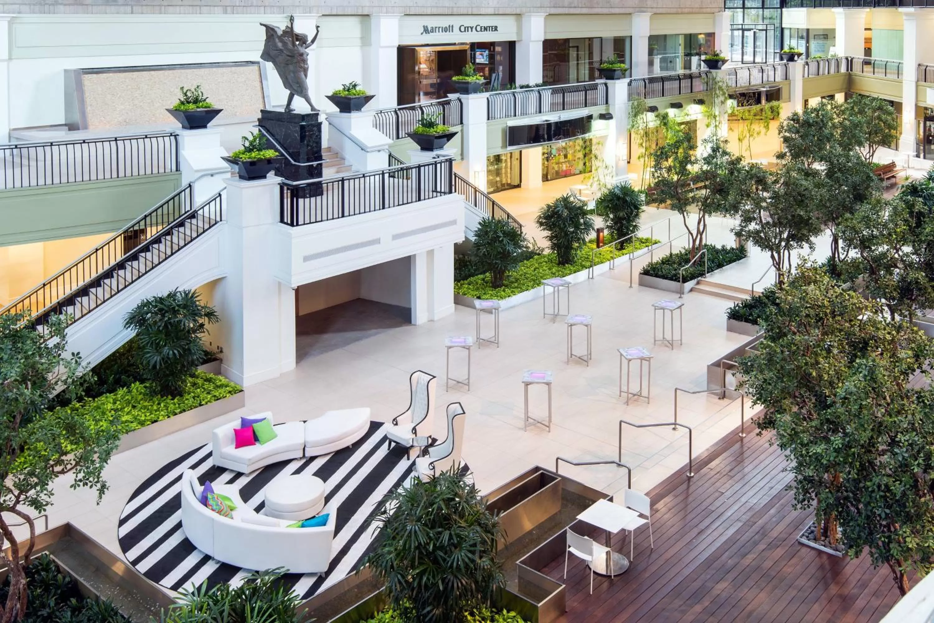Lobby or reception in Dallas Marriott Downtown