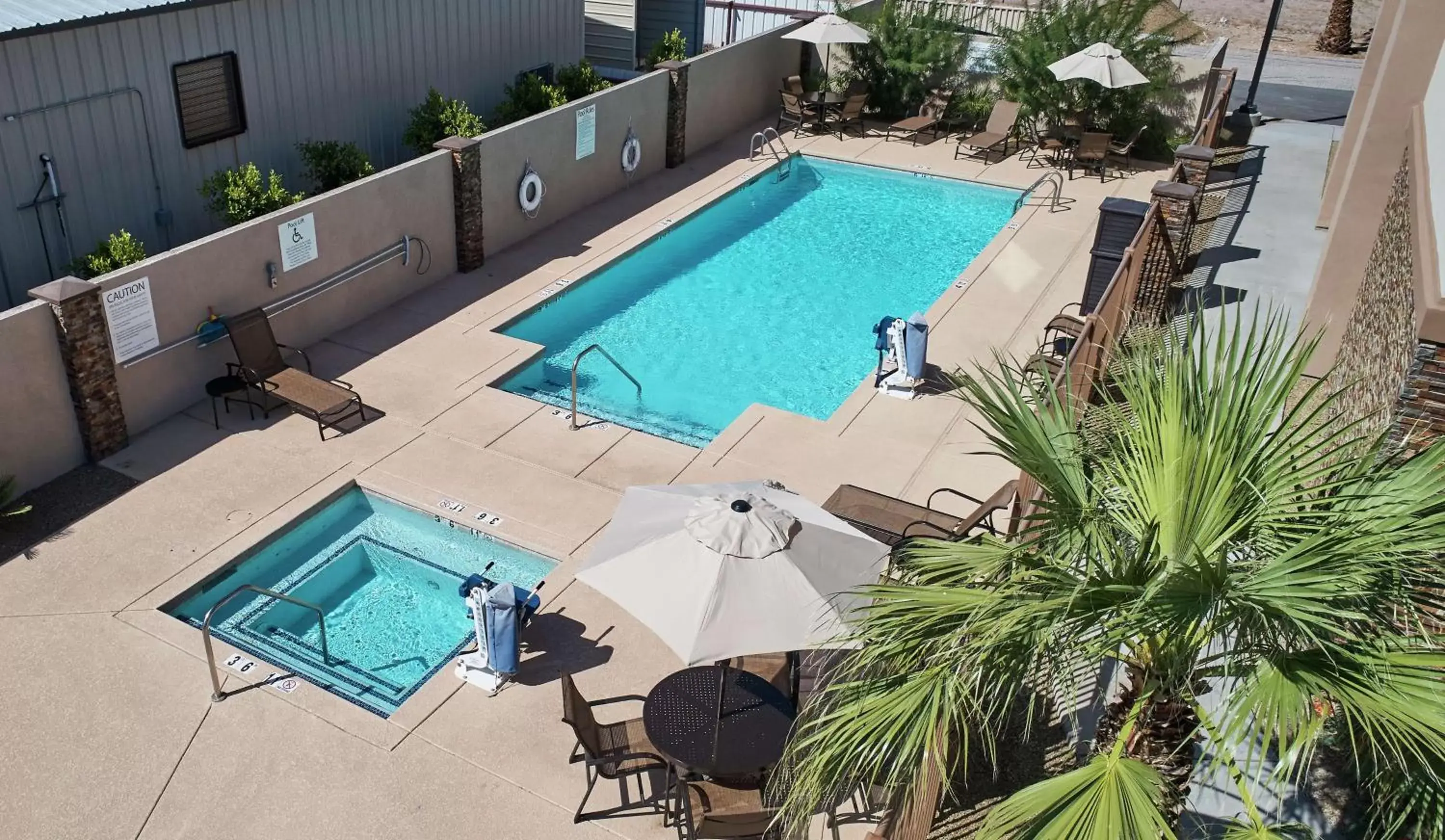 Swimming pool, Pool View in Hampton Inn Parker, AZ