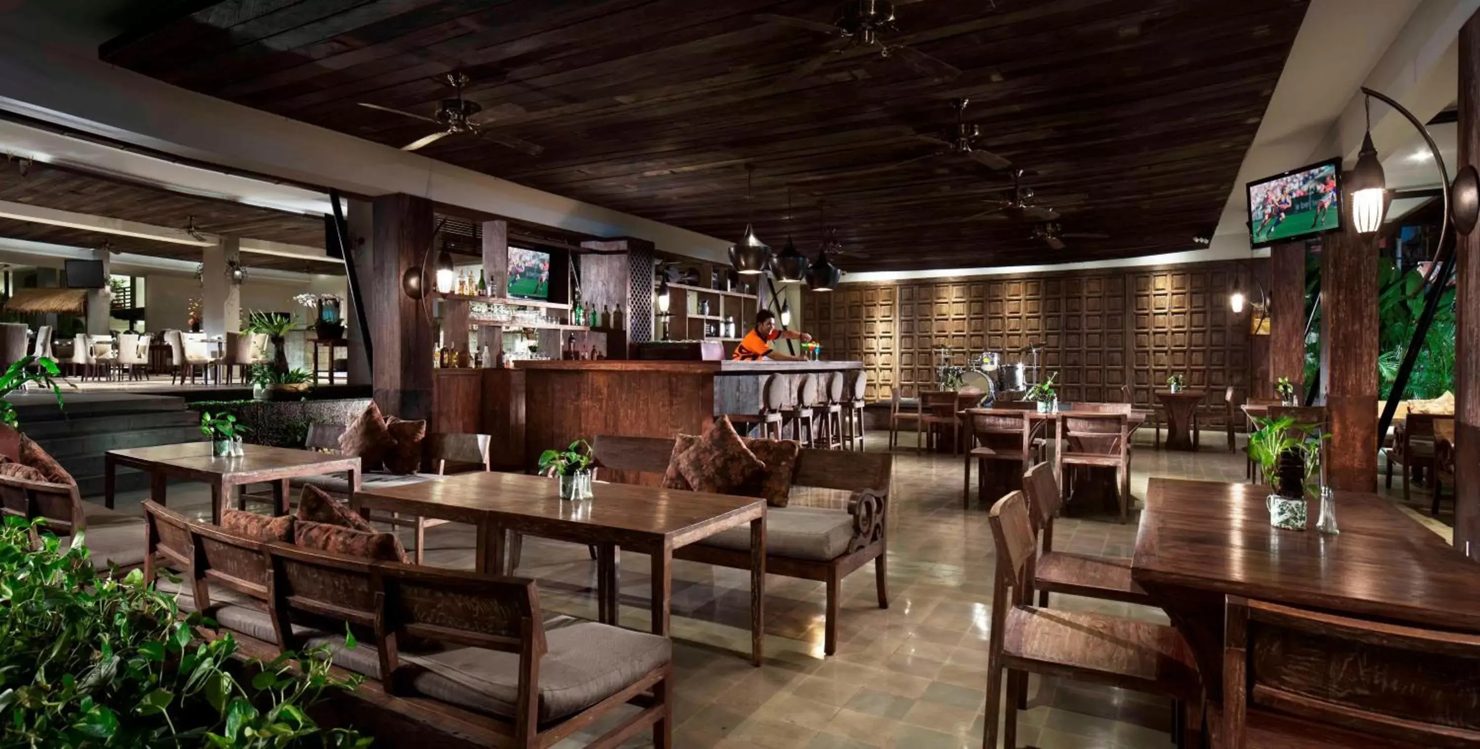 Restaurant/places to eat, Lounge/Bar in Sun Island Hotel & Spa Kuta