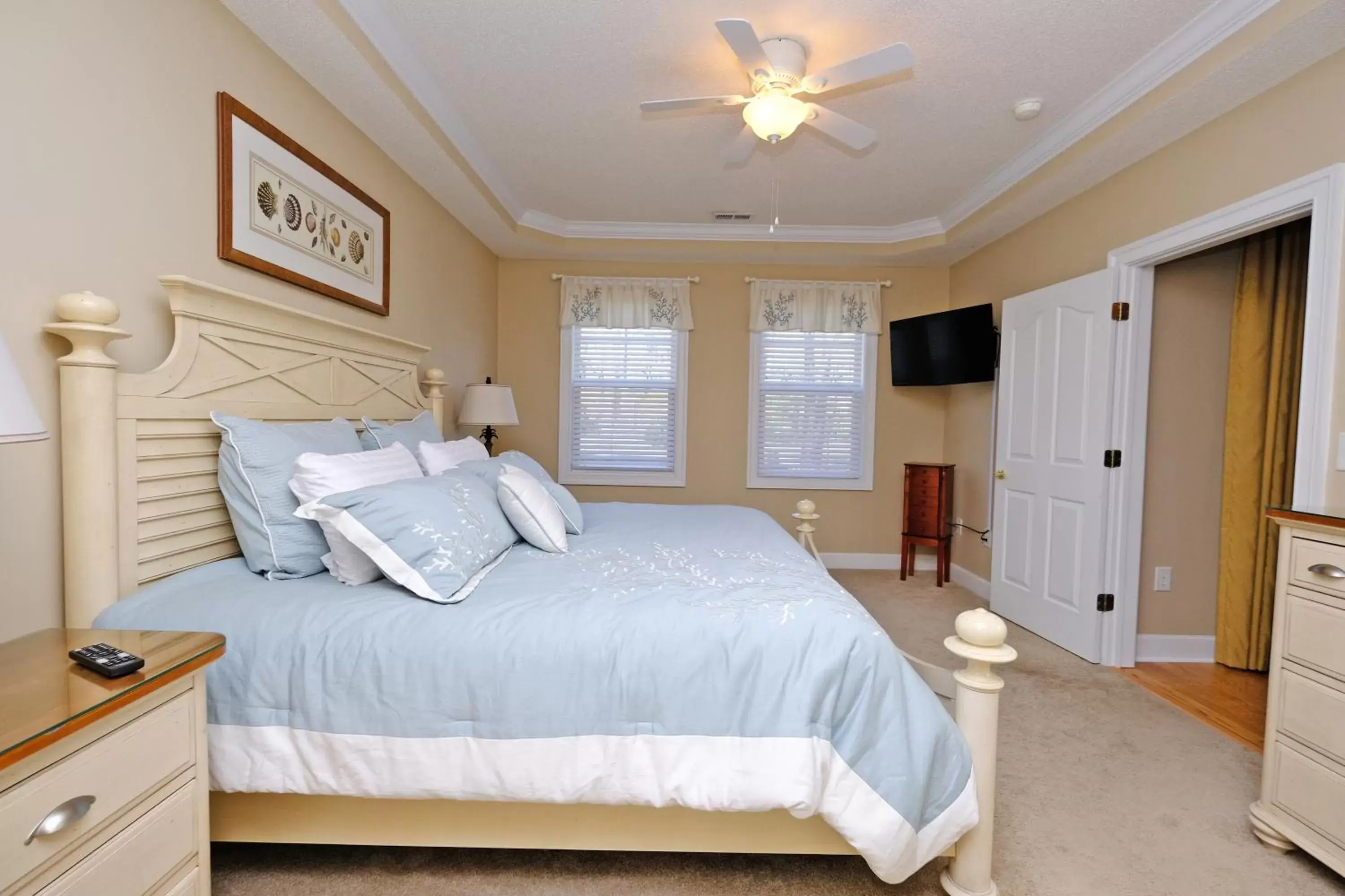 Bedroom, Bed in Barefoot Resort Golf & Yacht Club Villas