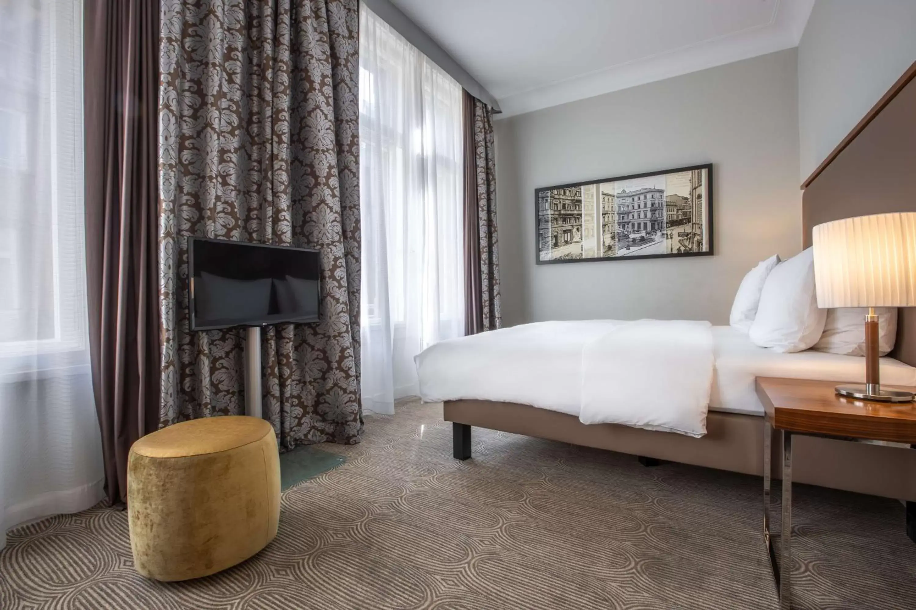 Photo of the whole room, Bed in Radisson Blu Hotel Schwarzer Bock Wiesbaden Photo of the whole room, Bed in Radisson Blu Hotel Schwarzer Bock Wiesbaden