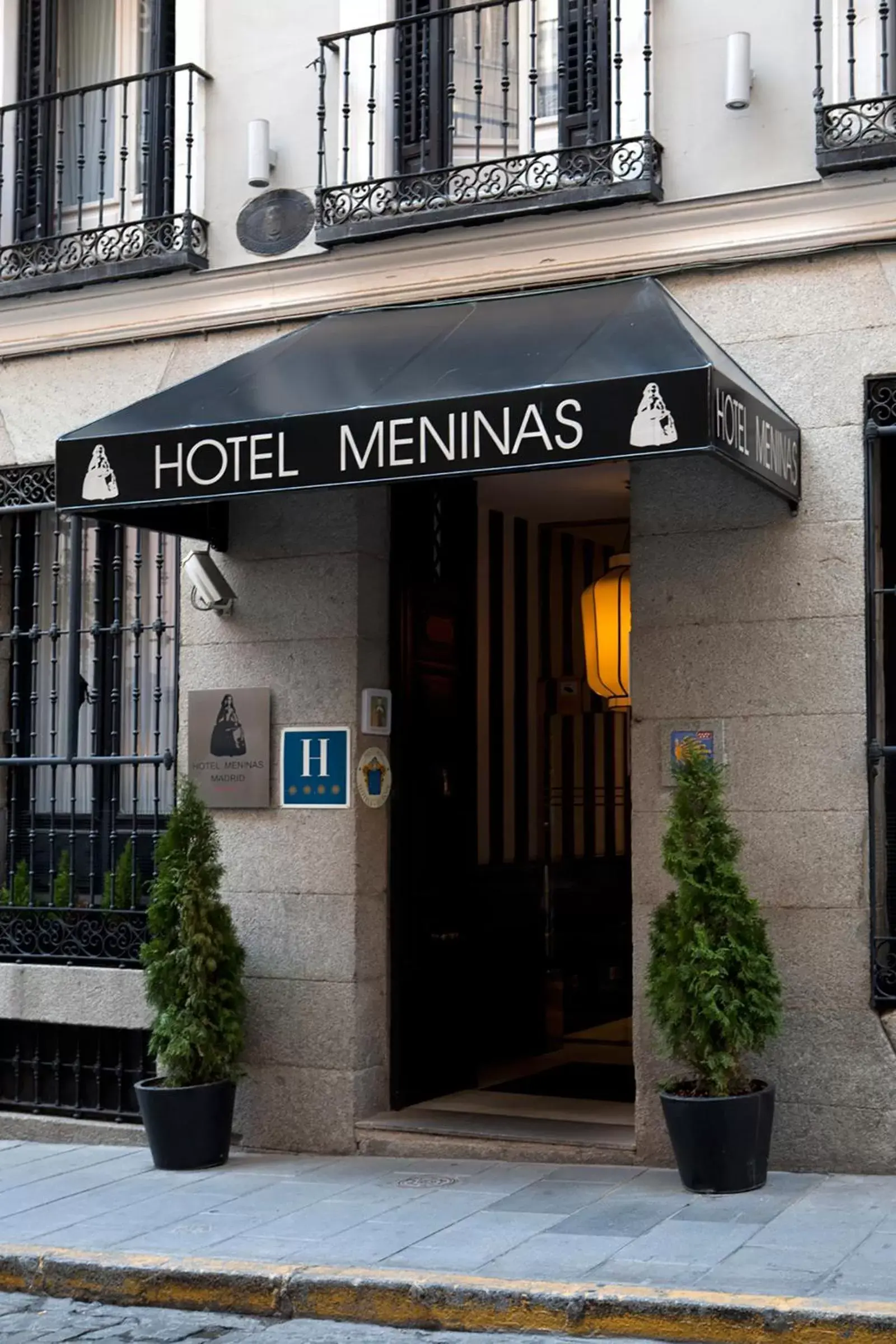 Facade/entrance in Hotel Meninas - Boutique Opera