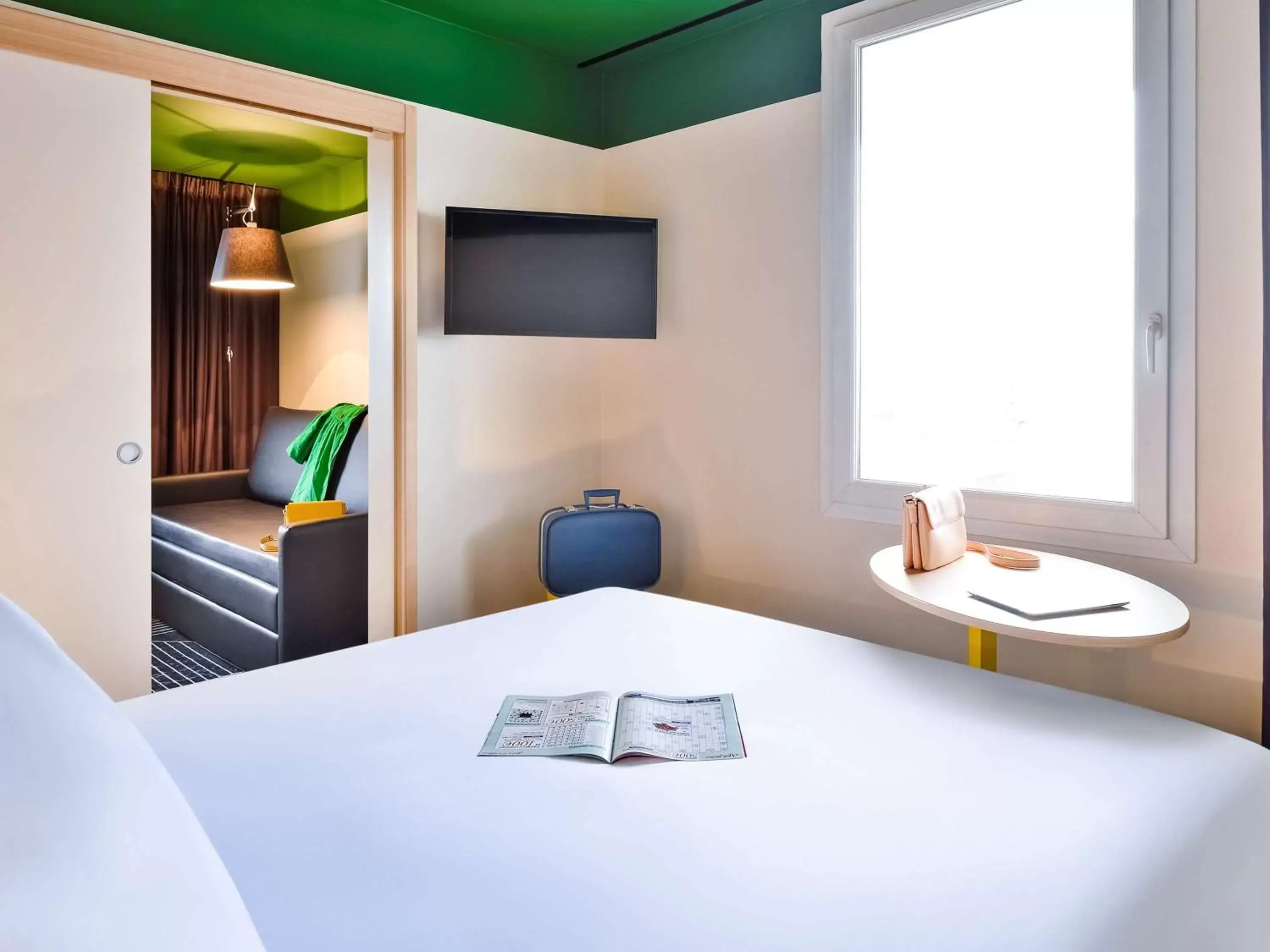 Photo of the whole room, Bed in ibis Styles Lyon Meyzieu Stadium