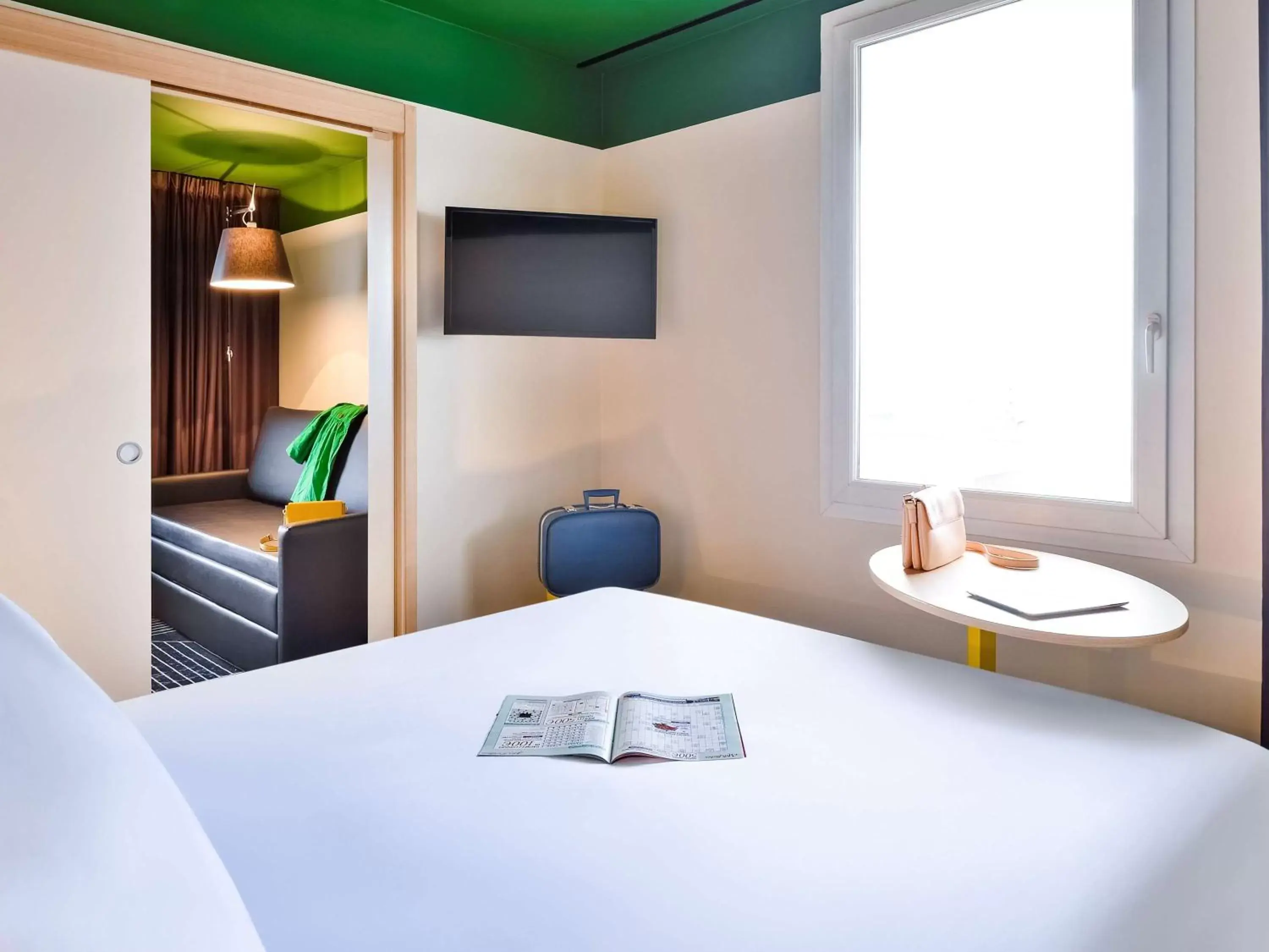 Photo of the whole room, Bed in ibis Styles Lyon Meyzieu Arena Stadium Photo of the whole room, Bed in ibis Styles Lyon Meyzieu Arena Stadium